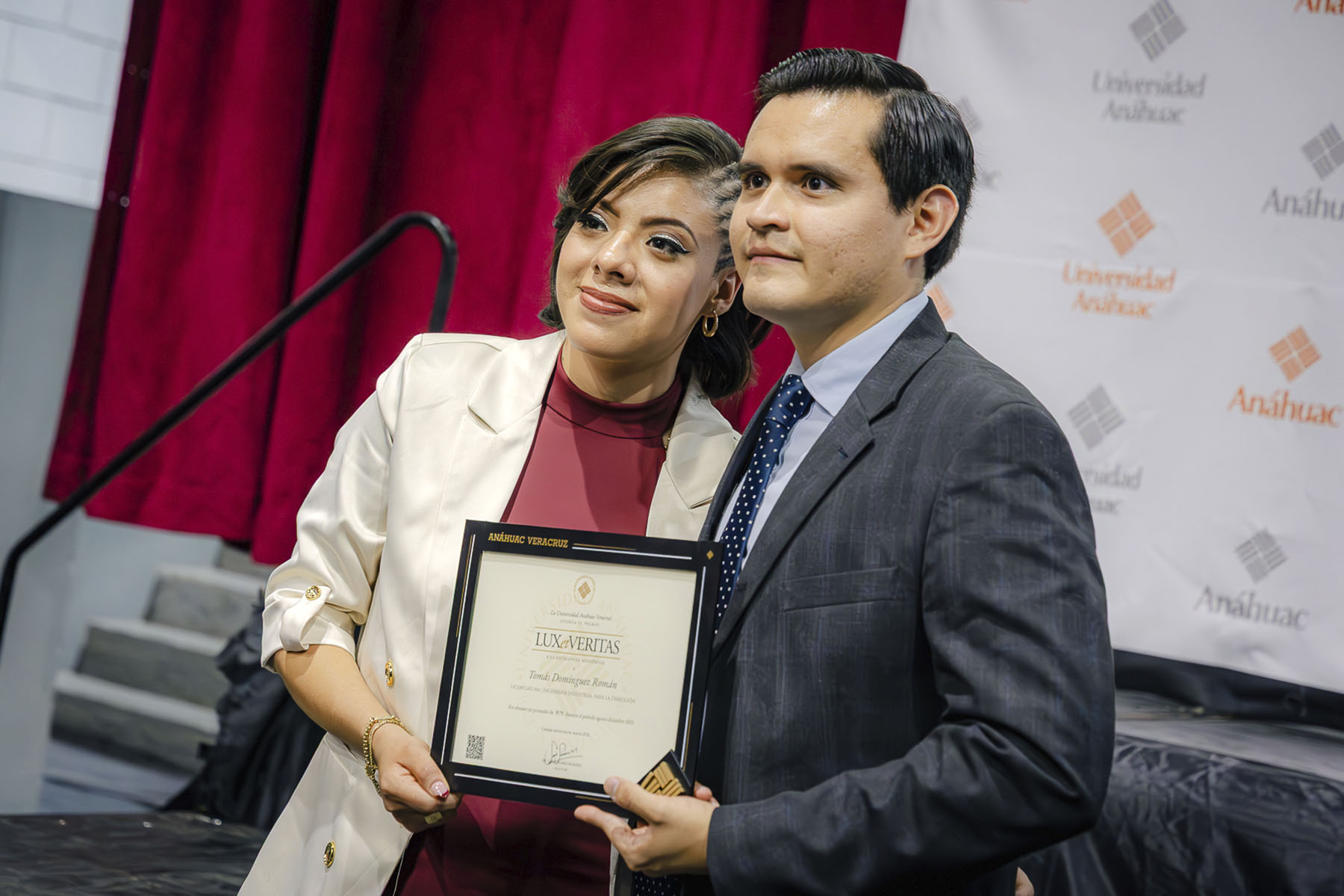 84 / 110 - Premios Lux et Veritas: Galería 84 / 110 - Premios Lux et Veritas: Galería