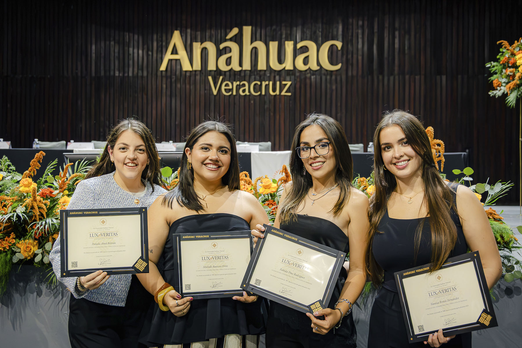 90 / 110 - Premios Lux et Veritas: Galería 90 / 110 - Premios Lux et Veritas: Galería