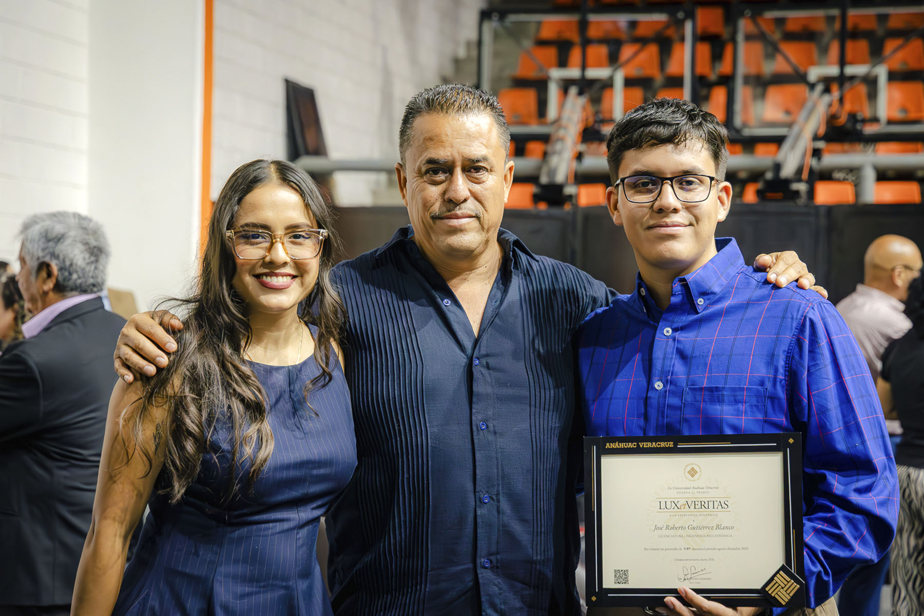 93 / 110 - Premios Lux et Veritas: Galería 93 / 110 - Premios Lux et Veritas: Galería