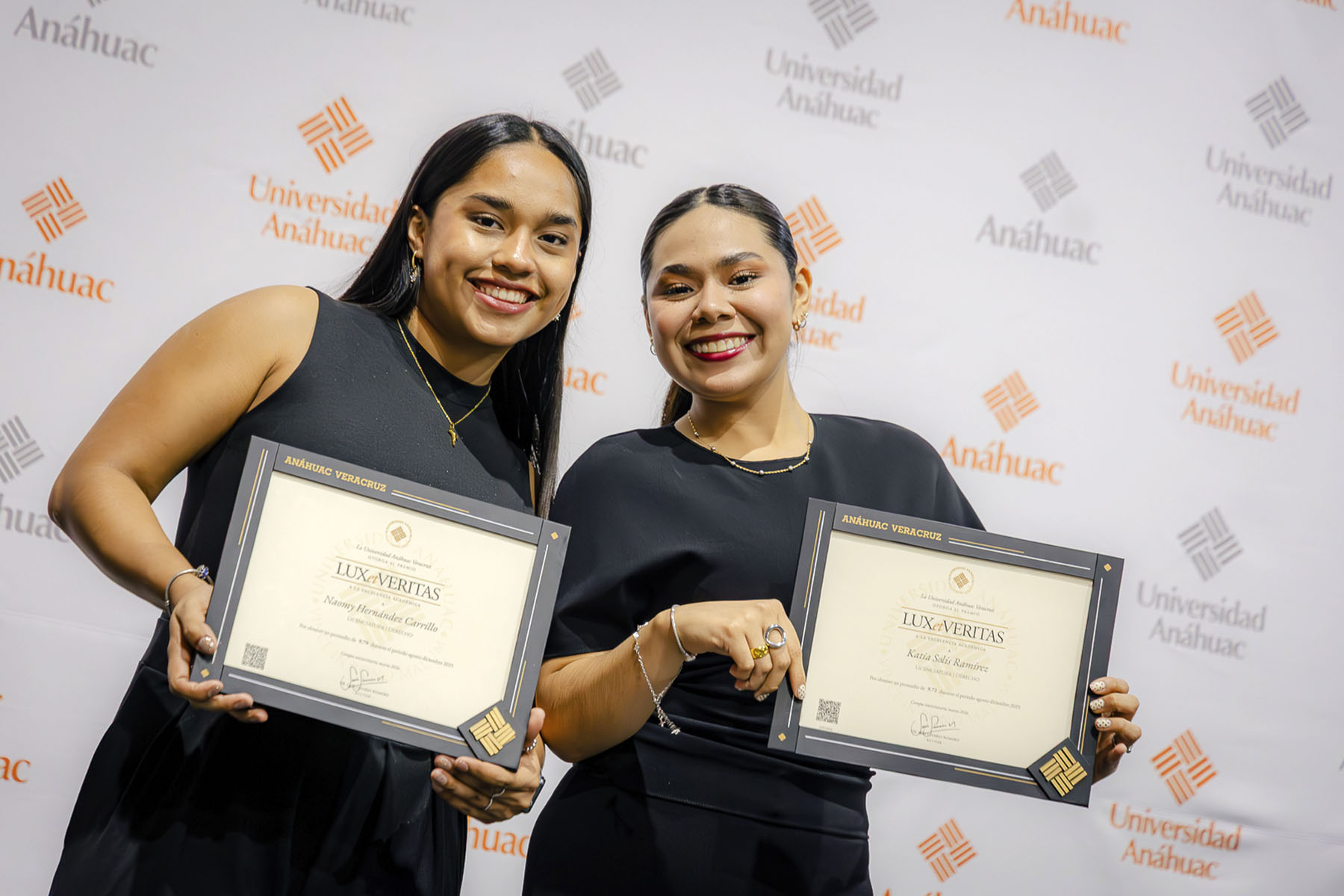 103 / 110 - Premios Lux et Veritas: Galería 103 / 110 - Premios Lux et Veritas: Galería