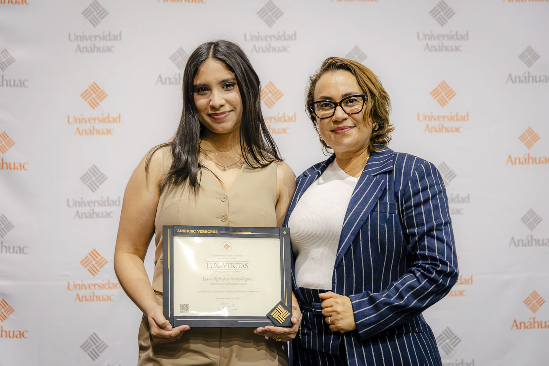 109 / 110 - Premios Lux et Veritas: Galería 109 / 110 - Premios Lux et Veritas: Galería