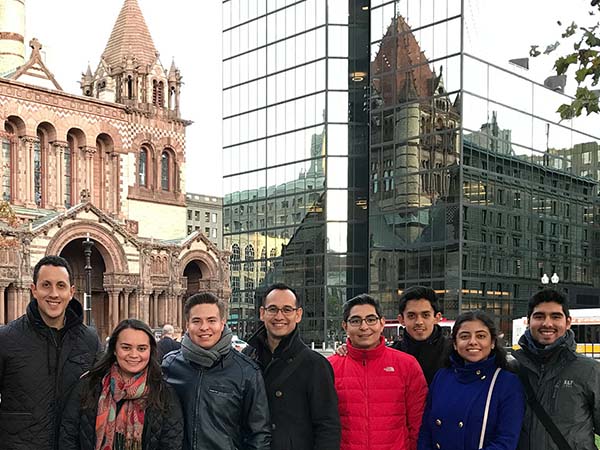 Alumnos de Derecho visitan la Universidad de Harvard y el MIT