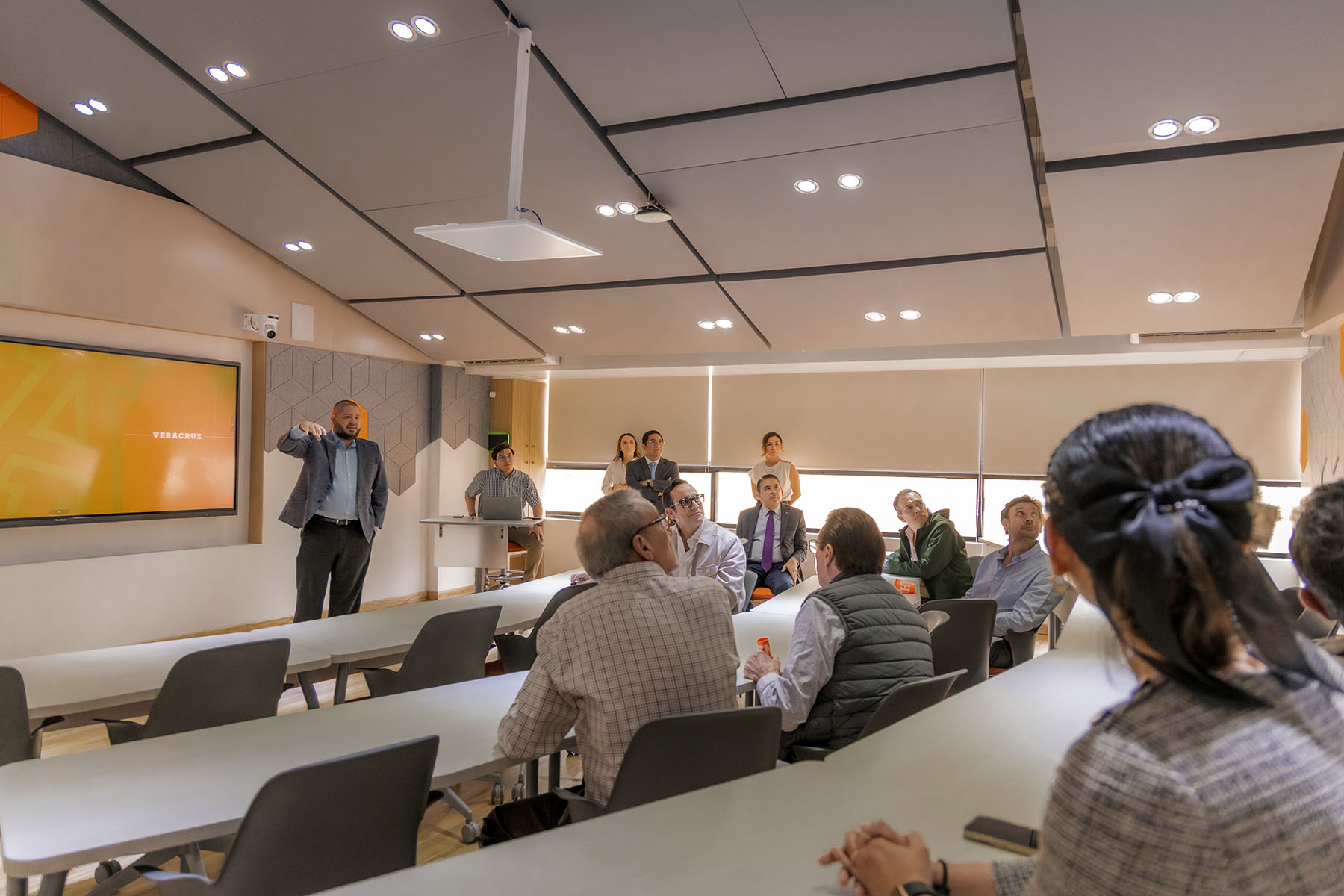 2 / 10 - Inauguración de Nueva Aula para Posgrados 2 / 10 - Inauguración de Nueva Aula para Posgrados