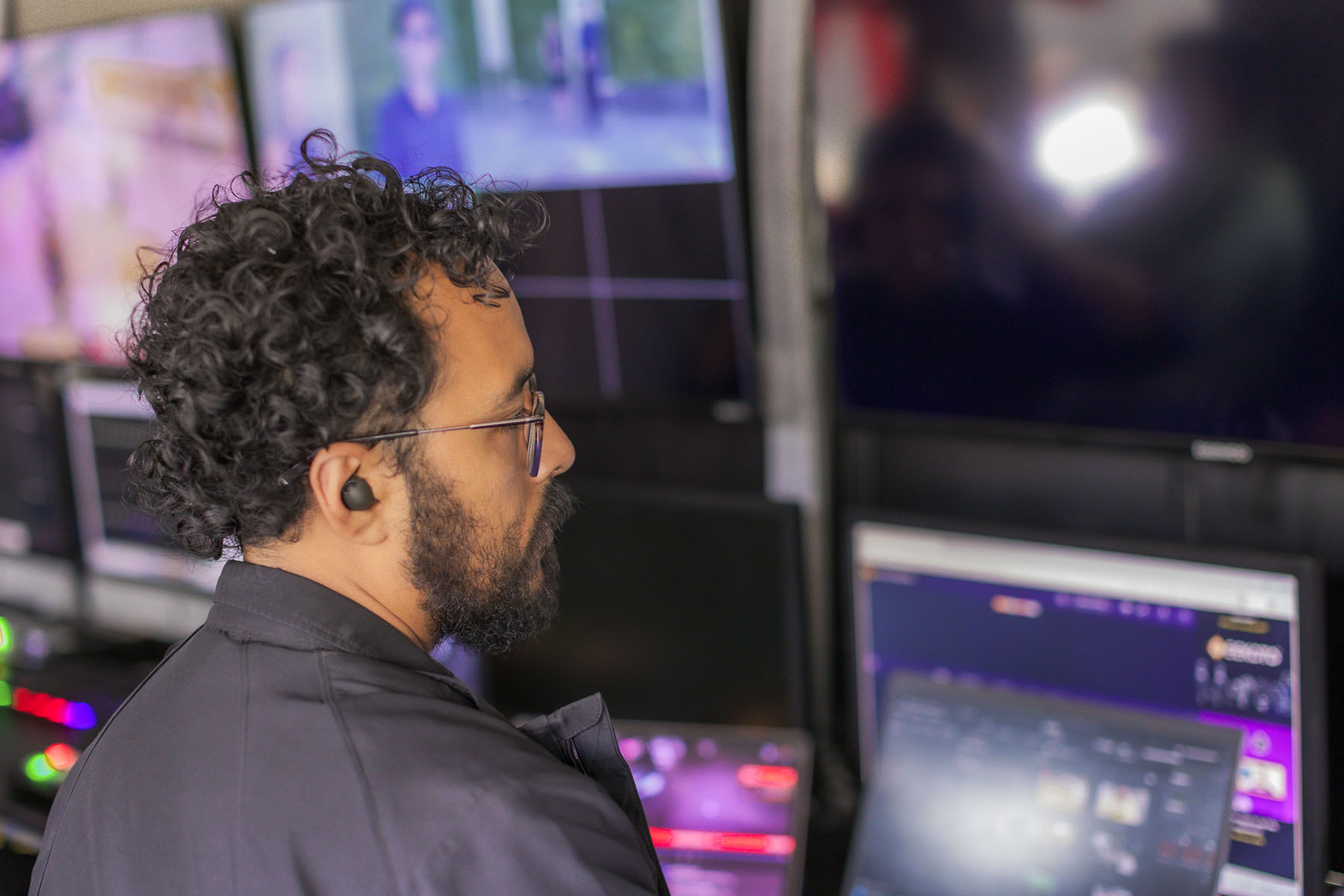 9 / 10 - Inauguración Unidad Móvil de Producción Audiovisual 9 / 10 - Inauguración Unidad Móvil de Producción Audiovisual