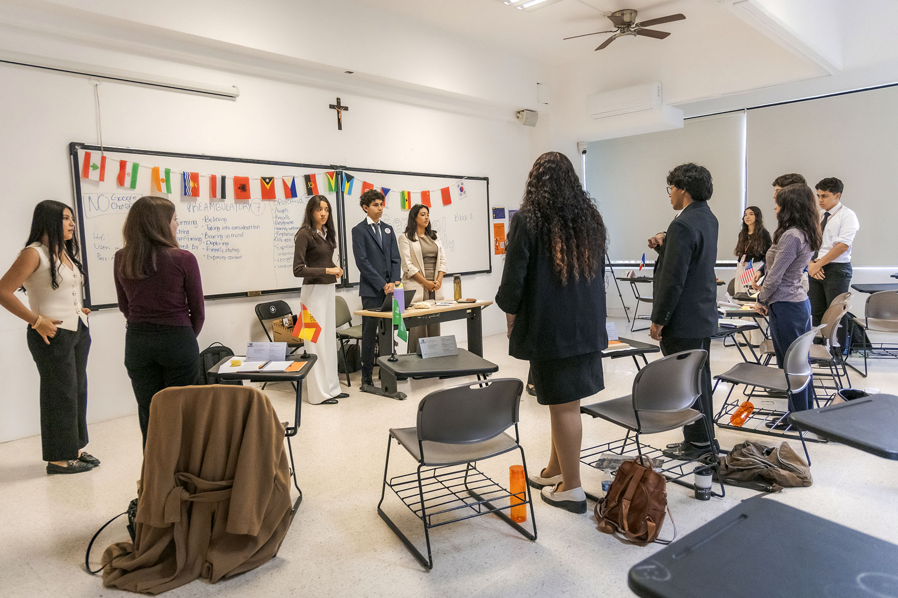28 / 90 - MUNAV 2026: Un Encuentro de Jóvenes Líderes 28 / 90 - MUNAV 2026: Un Encuentro de Jóvenes Líderes