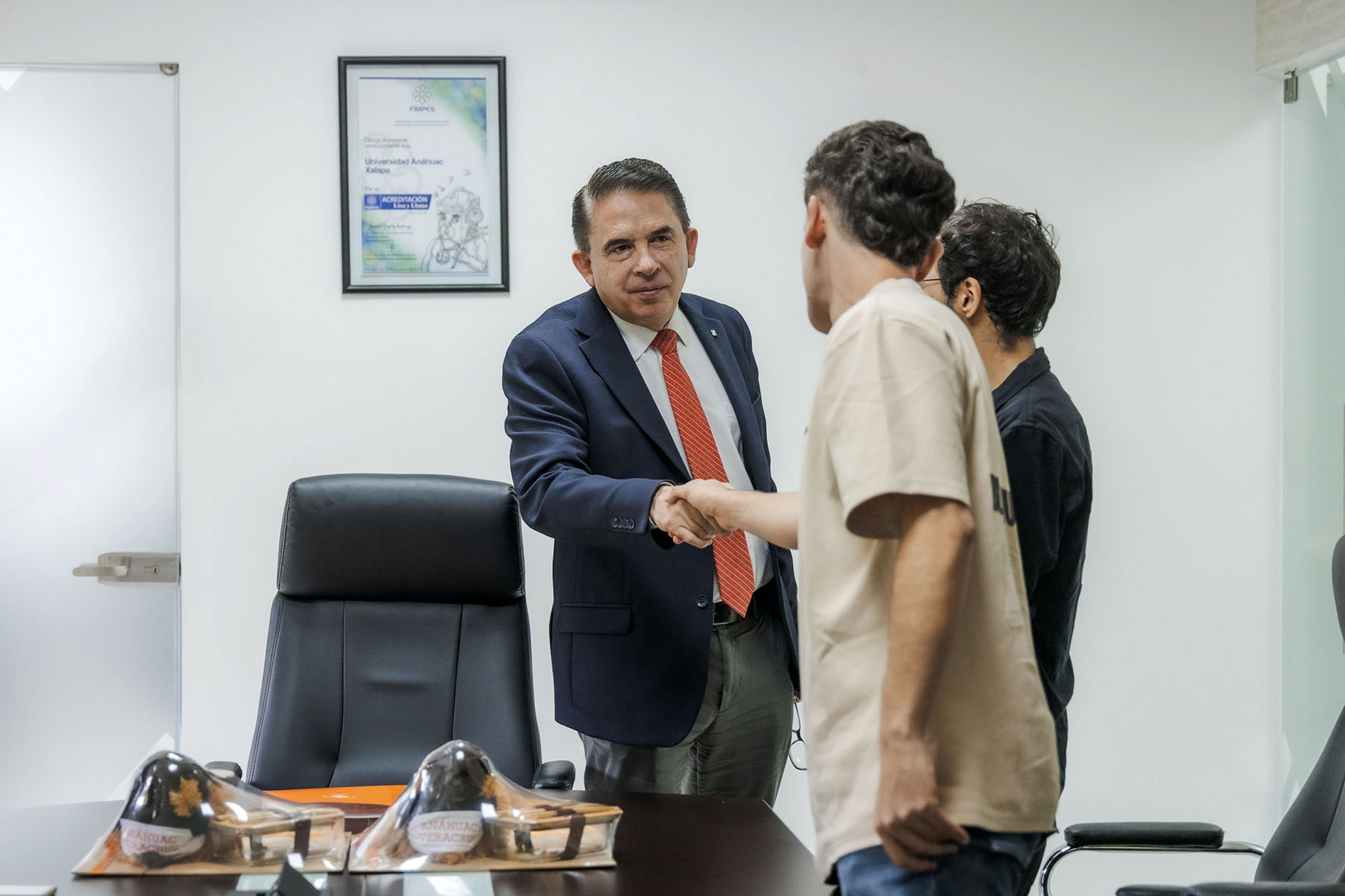 2 / 6 - Visita de los Estudiantes de Incoming Colombia a Rectoría 2 / 6 - Visita de los Estudiantes de Incoming Colombia a Rectoría