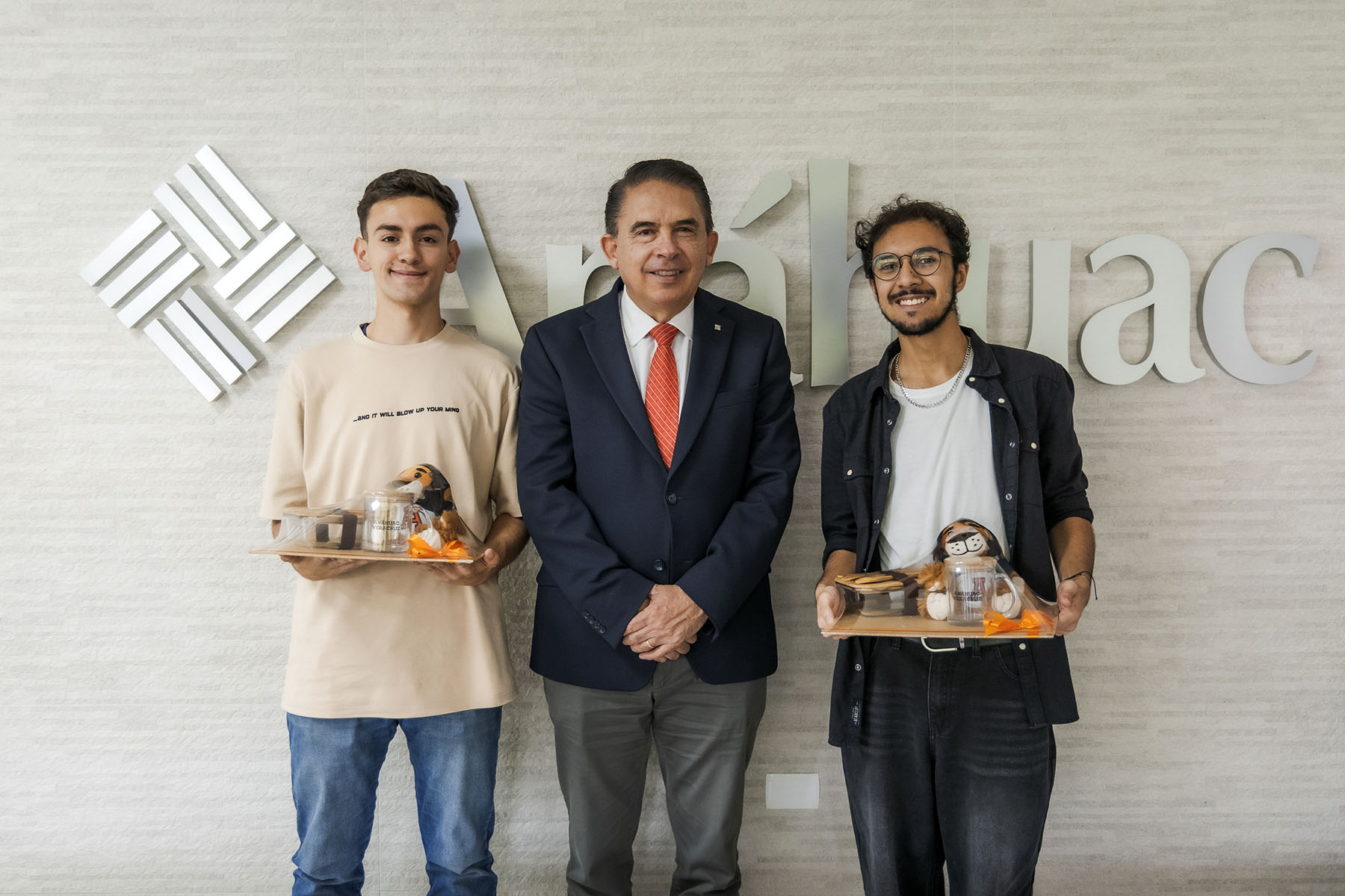 6 / 6 - Visita de los Estudiantes de Incoming Colombia a Rectoría 6 / 6 - Visita de los Estudiantes de Incoming Colombia a Rectoría