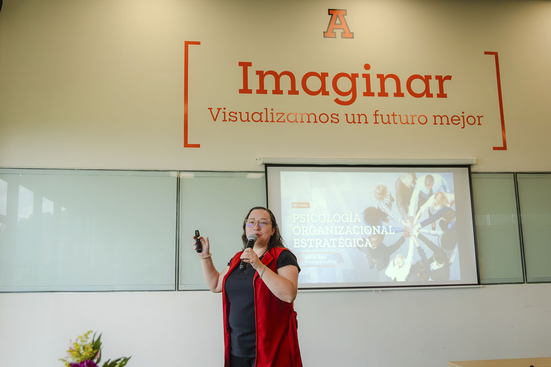 15 / 25 - 4.° Encuentro de Líderes: Un Espacio de Conexión y Aprendizaje 15 / 25 - 4.° Encuentro de Líderes: Un Espacio de Conexión y Aprendizaje