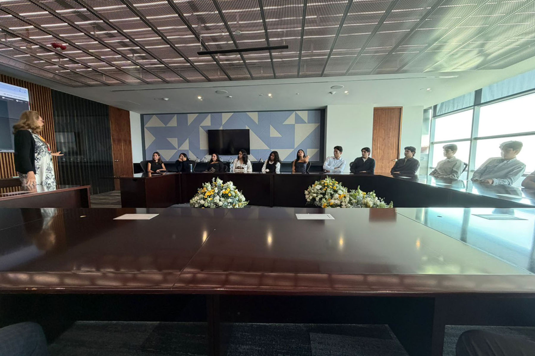 2 / 2 - Alumnos de la Licenciatura en Dirección Financiera Realizan Visita a Finamex Casa de 2 / 2 - Alumnos de la Licenciatura en Dirección Financiera Realizan Visita a Finamex Casa de