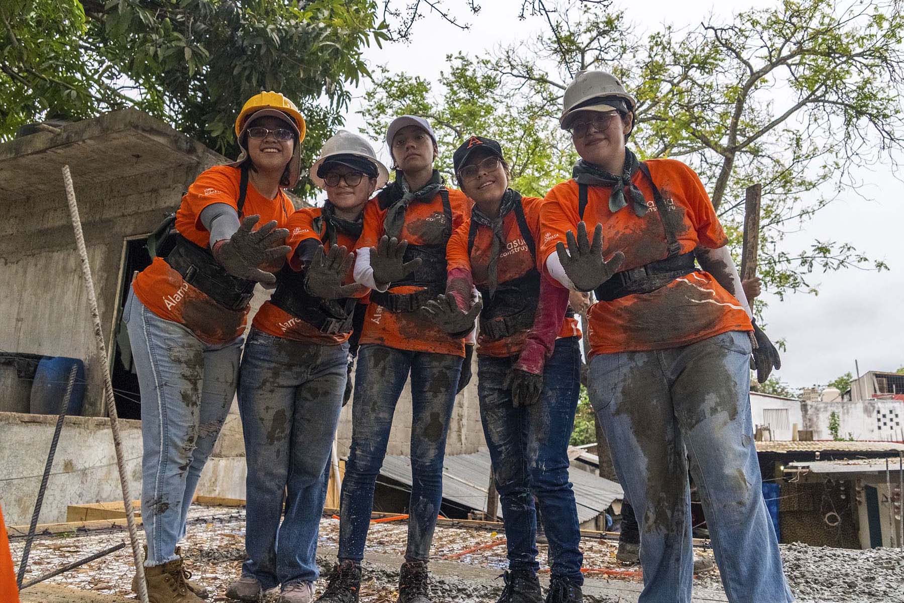 24 / 60 - La Comunidad Anáhuac Veracruz Une Fuerzas para Levantar Hogares y Esperanza 24 / 60 - La Comunidad Anáhuac Veracruz Une Fuerzas para Levantar Hogares y Esperanza