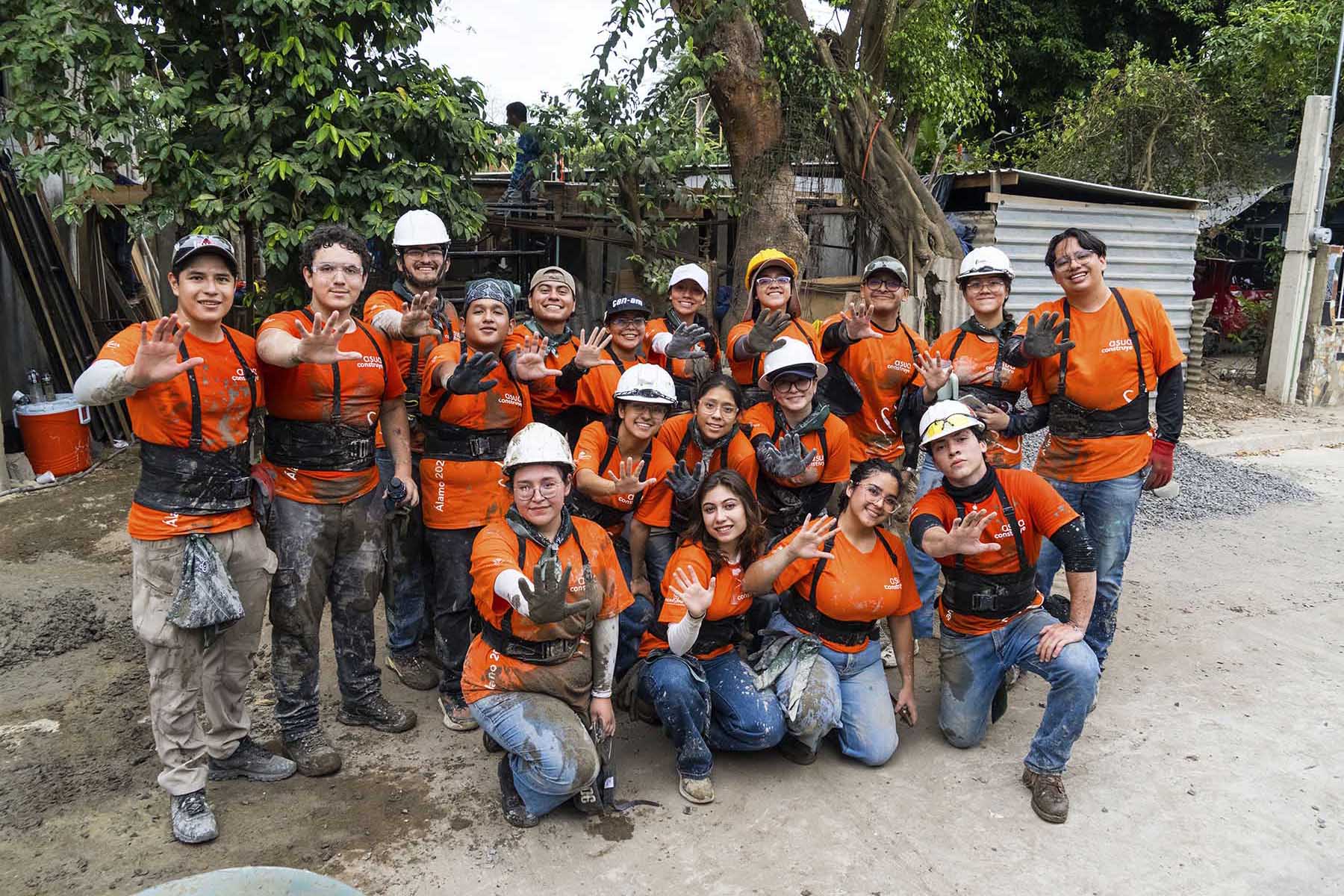 35 / 60 - La Comunidad Anáhuac Veracruz Une Fuerzas para Levantar Hogares y Esperanza 35 / 60 - La Comunidad Anáhuac Veracruz Une Fuerzas para Levantar Hogares y Esperanza