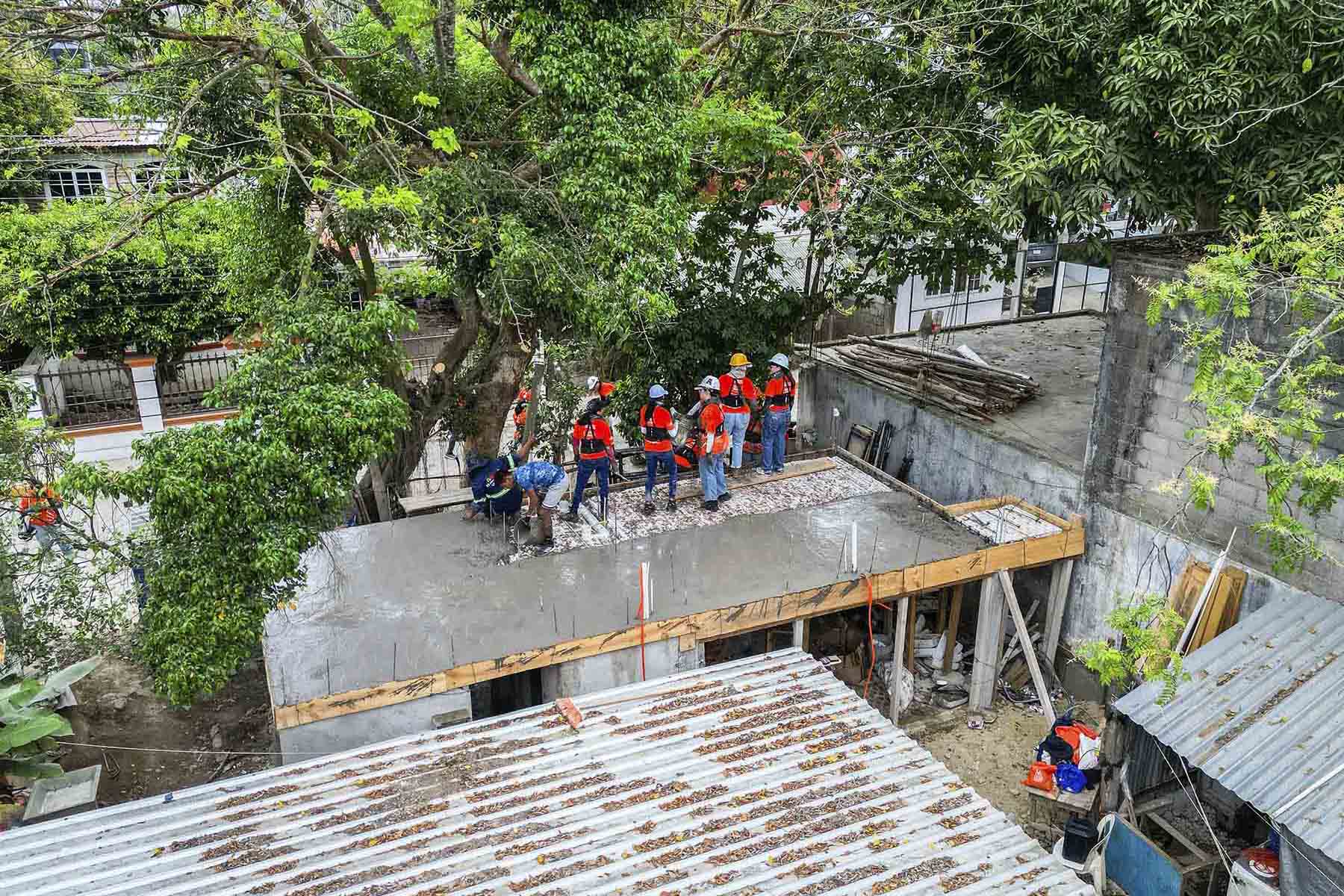 30 / 60 - La Comunidad Anáhuac Veracruz Une Fuerzas para Levantar Hogares y Esperanza 30 / 60 - La Comunidad Anáhuac Veracruz Une Fuerzas para Levantar Hogares y Esperanza