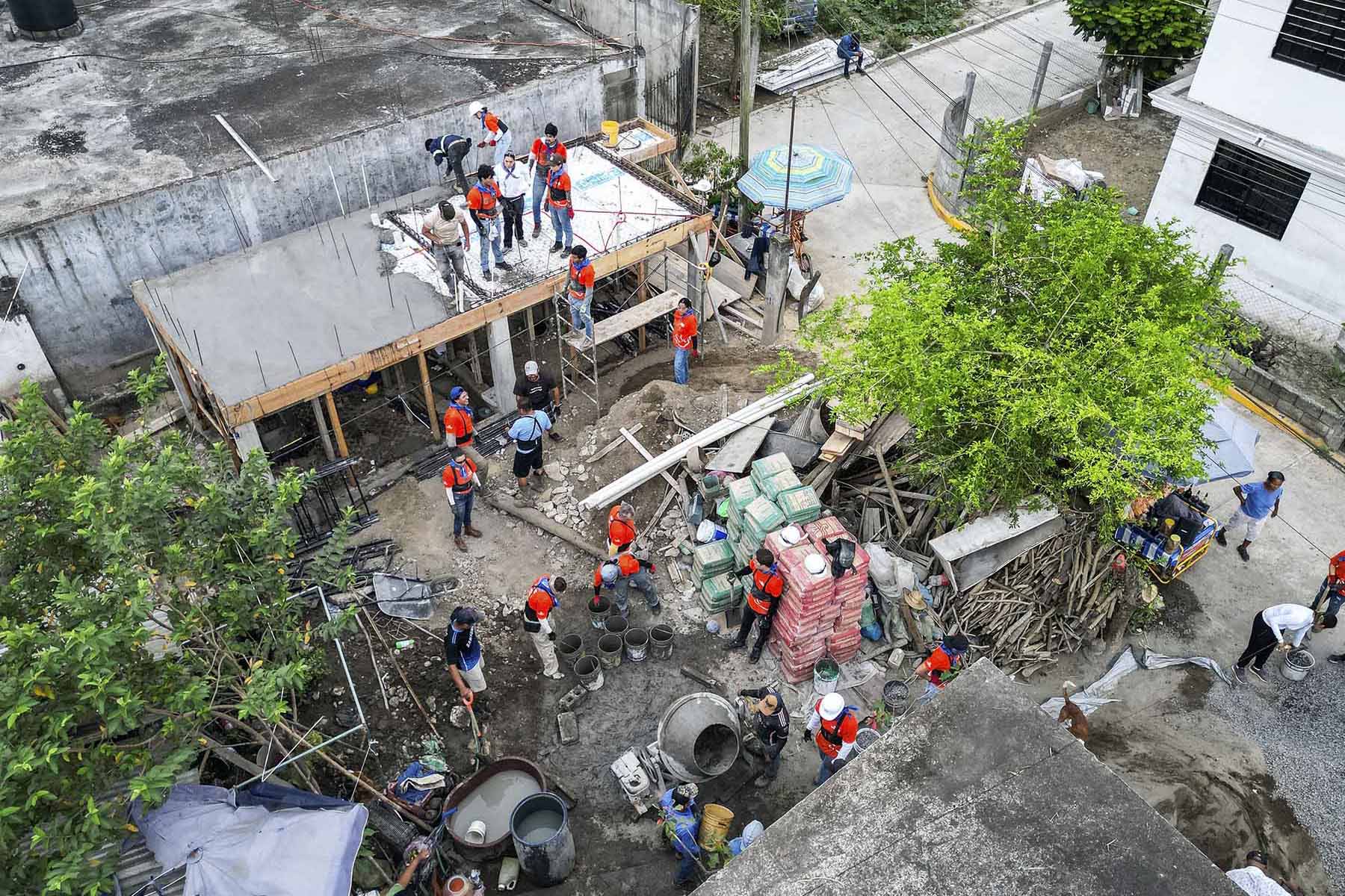 33 / 60 - La Comunidad Anáhuac Veracruz Une Fuerzas para Levantar Hogares y Esperanza 33 / 60 - La Comunidad Anáhuac Veracruz Une Fuerzas para Levantar Hogares y Esperanza