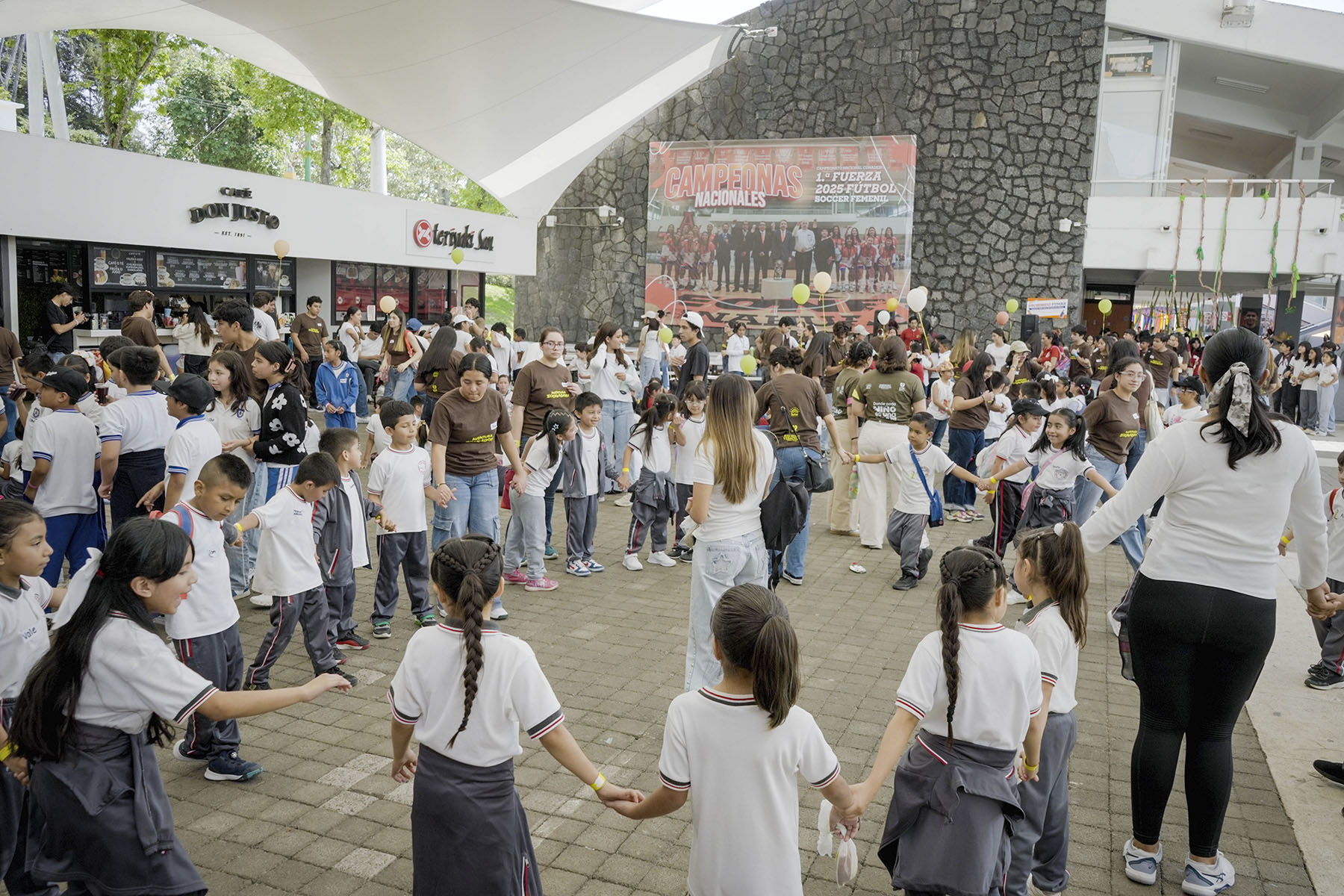4 / 36 - La Comunidad Anáhuac Veracruz y Soñar Despierto Transforman el Día del Niño 4 / 36 - La Comunidad Anáhuac Veracruz y Soñar Despierto Transforman el Día del Niño