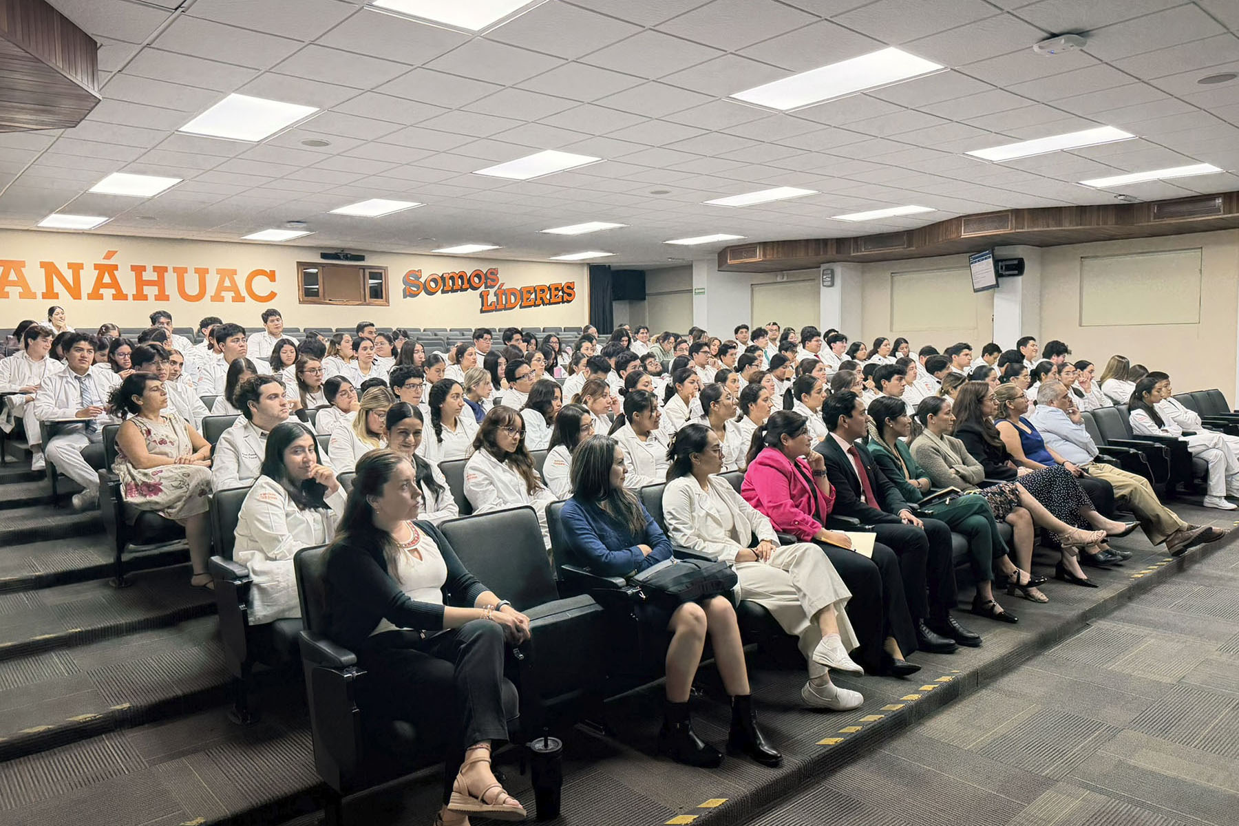 9 / 10 - III Concurso de Carteles de Terapéutica Farmacológica de la Escuela de Medicina 9 / 10 - III Concurso de Carteles de Terapéutica Farmacológica de la Escuela de Medicina