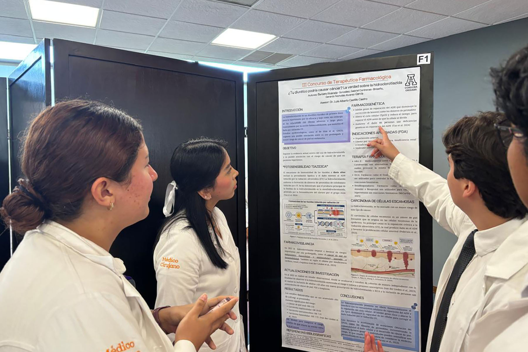 6 / 10 - III Concurso de Carteles de Terapéutica Farmacológica de la Escuela de Medicina 6 / 10 - III Concurso de Carteles de Terapéutica Farmacológica de la Escuela de Medicina