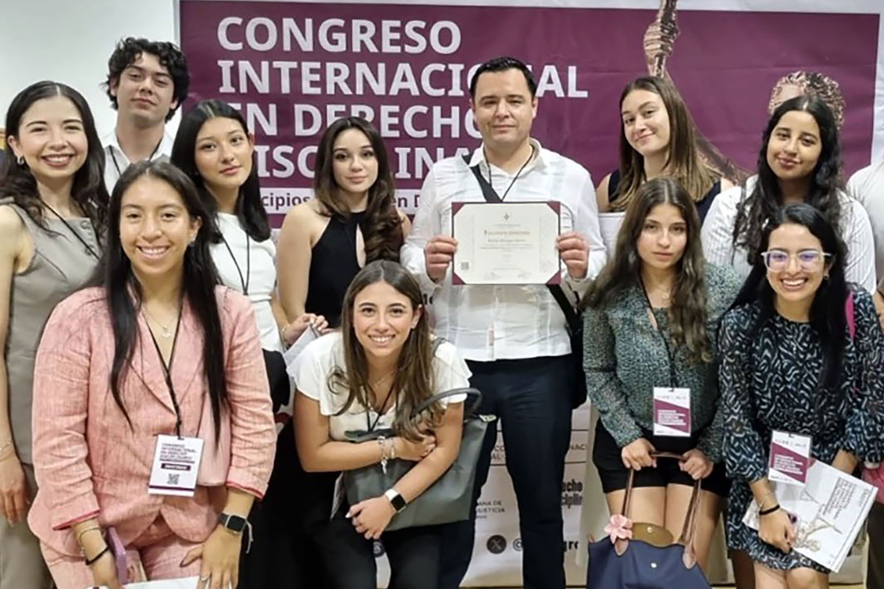 1 / 4 - Alumnos Asisten a Congreso de Derecho Disciplinario en Cancún 1 / 4 - Alumnos Asisten a Congreso de Derecho Disciplinario en Cancún