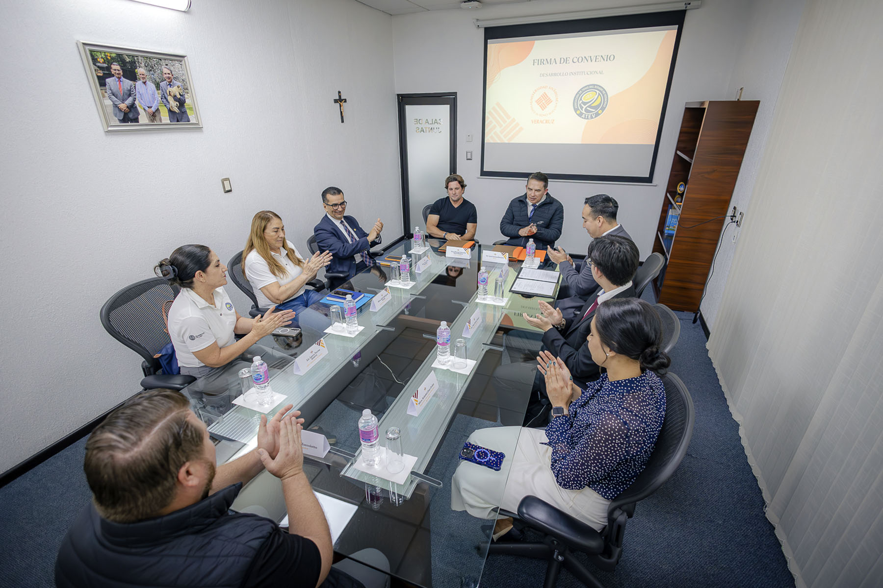 2 / 7 - Firma de Convenio con la Asociación de Tenis del Estado de Veracruz (ATEV) 2 / 7 - Firma de Convenio con la Asociación de Tenis del Estado de Veracruz (ATEV)