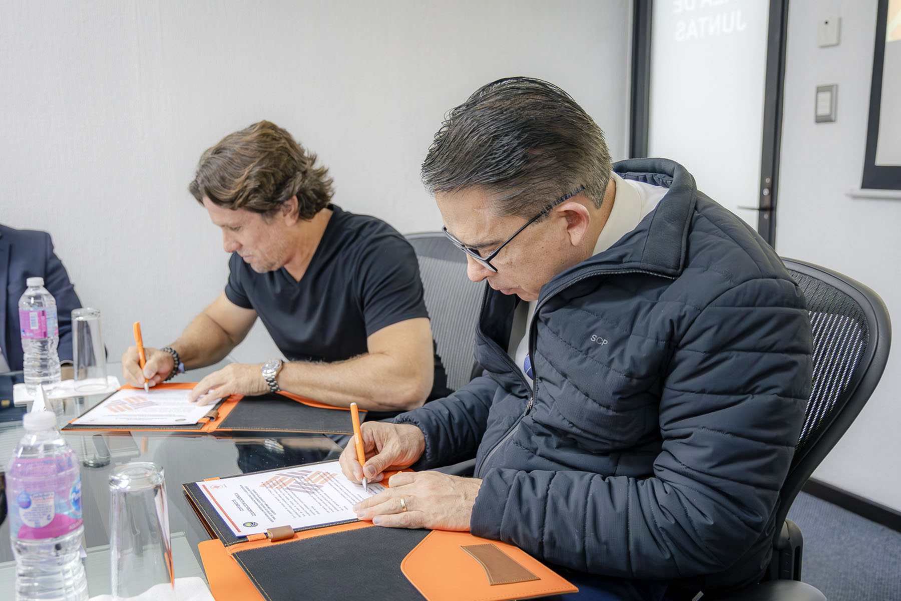 3 / 7 - Firma de Convenio con la Asociación de Tenis del Estado de Veracruz (ATEV) 3 / 7 - Firma de Convenio con la Asociación de Tenis del Estado de Veracruz (ATEV)
