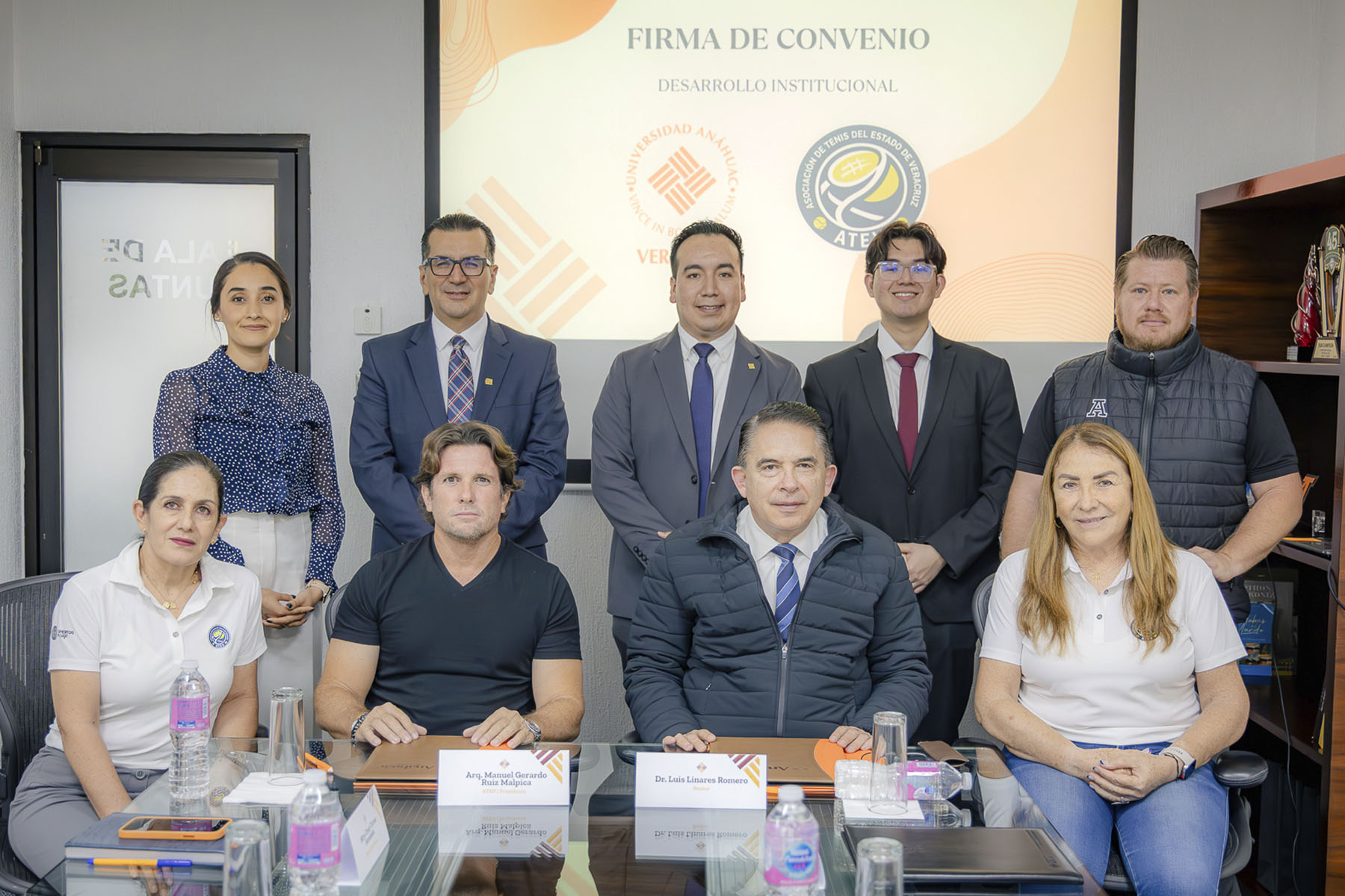 6 / 7 - Firma de Convenio con la Asociación de Tenis del Estado de Veracruz (ATEV) 6 / 7 - Firma de Convenio con la Asociación de Tenis del Estado de Veracruz (ATEV)