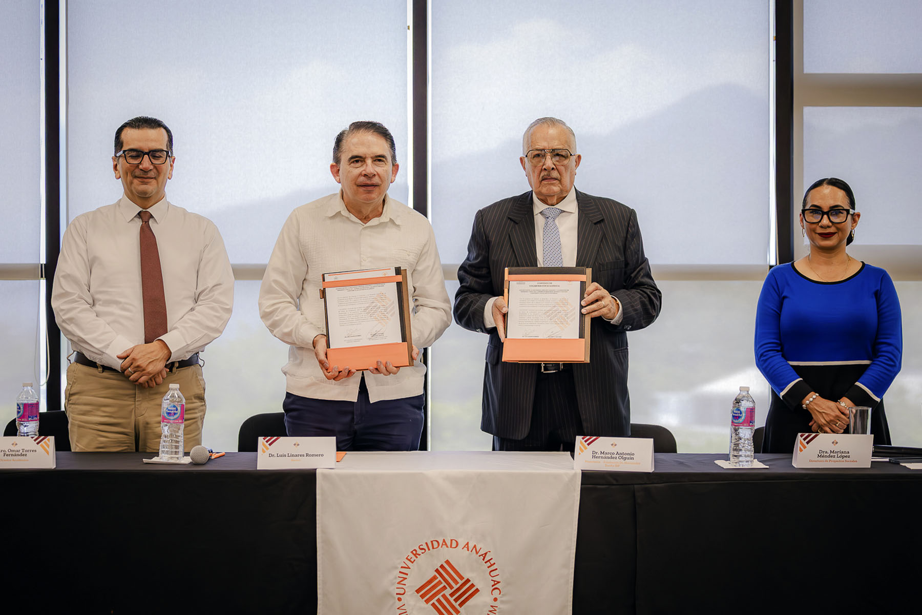 12 / 16 - Firma de Convenio con la Fundación Dr. Hernández Zurita 12 / 16 - Firma de Convenio con la Fundación Dr. Hernández Zurita