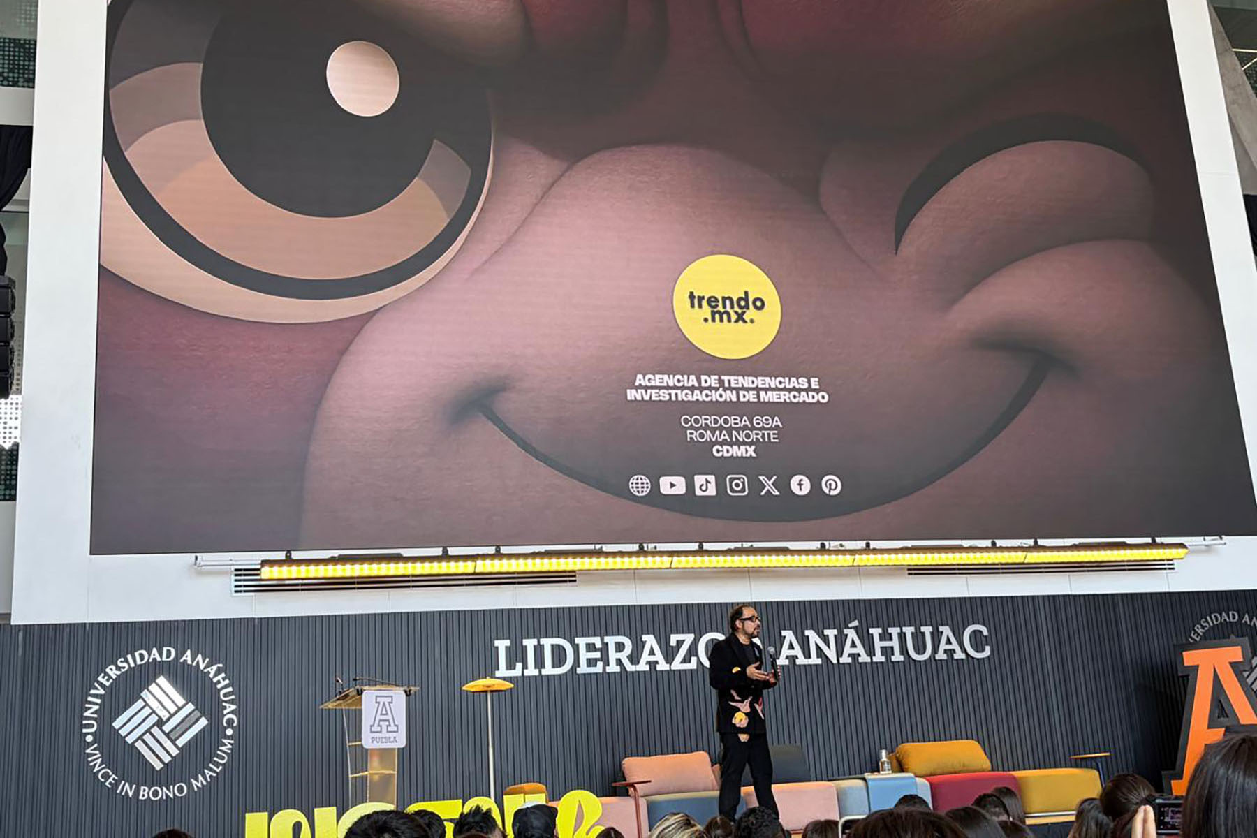 4 / 9 - Estudiantes de Diseño Participan en el Congreso Ingenia 8 en Puebla 4 / 9 - Estudiantes de Diseño Participan en el Congreso Ingenia 8 en Puebla