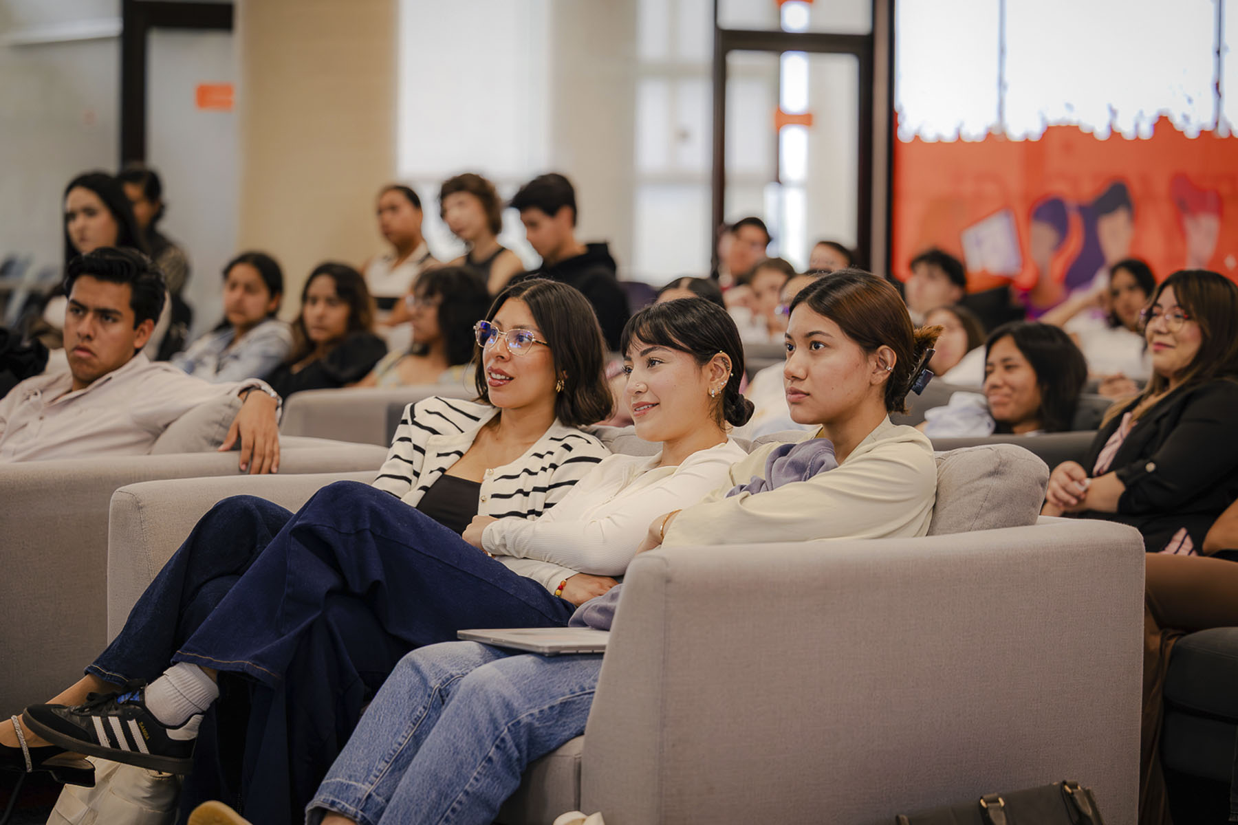 4 / 18 - Jornada Universitaria de Emprendimiento: Mentalidad 10x en los Negocios 4 / 18 - Jornada Universitaria de Emprendimiento: Mentalidad 10x en los Negocios