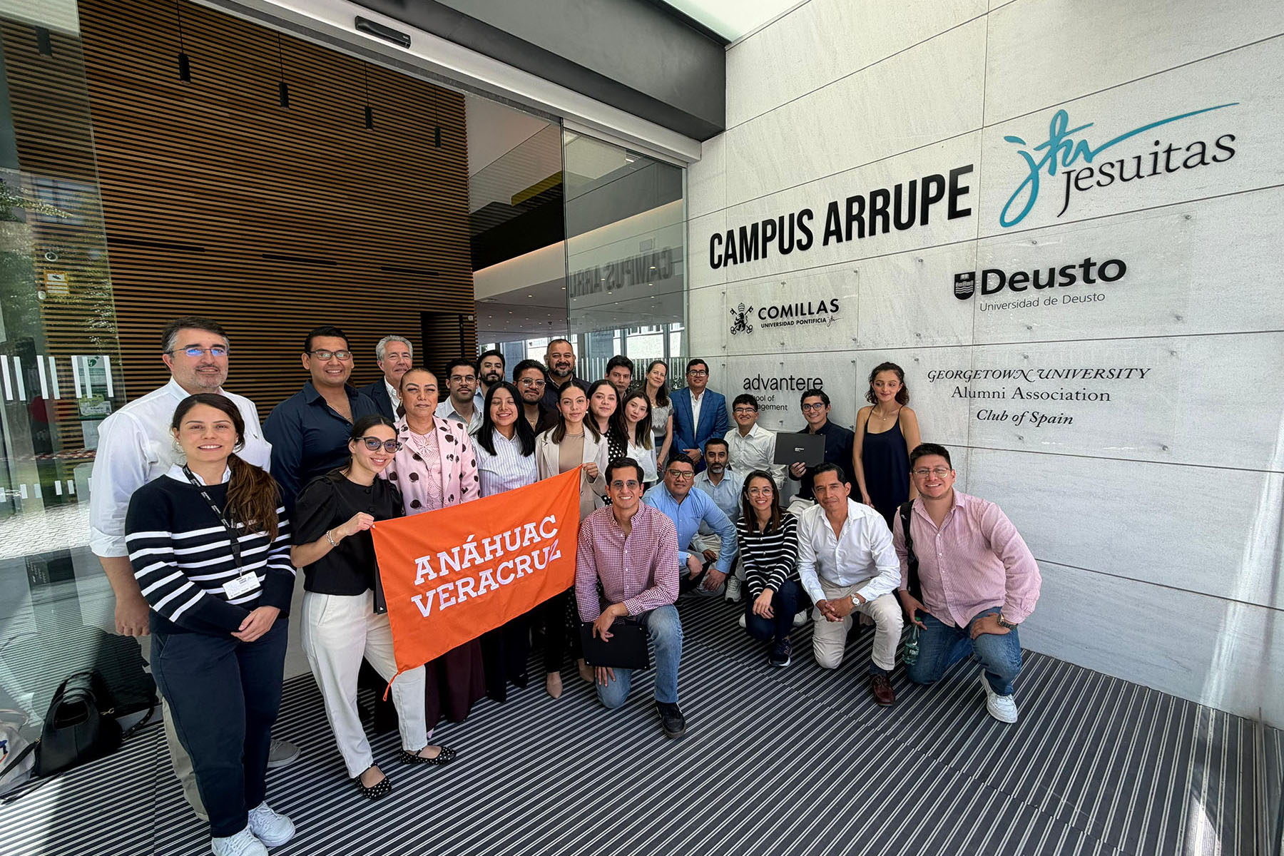 1 / 6 - Estudiantes de Finanzas Realizan Estancia en Madrid 1 / 6 - Estudiantes de Finanzas Realizan Estancia en Madrid