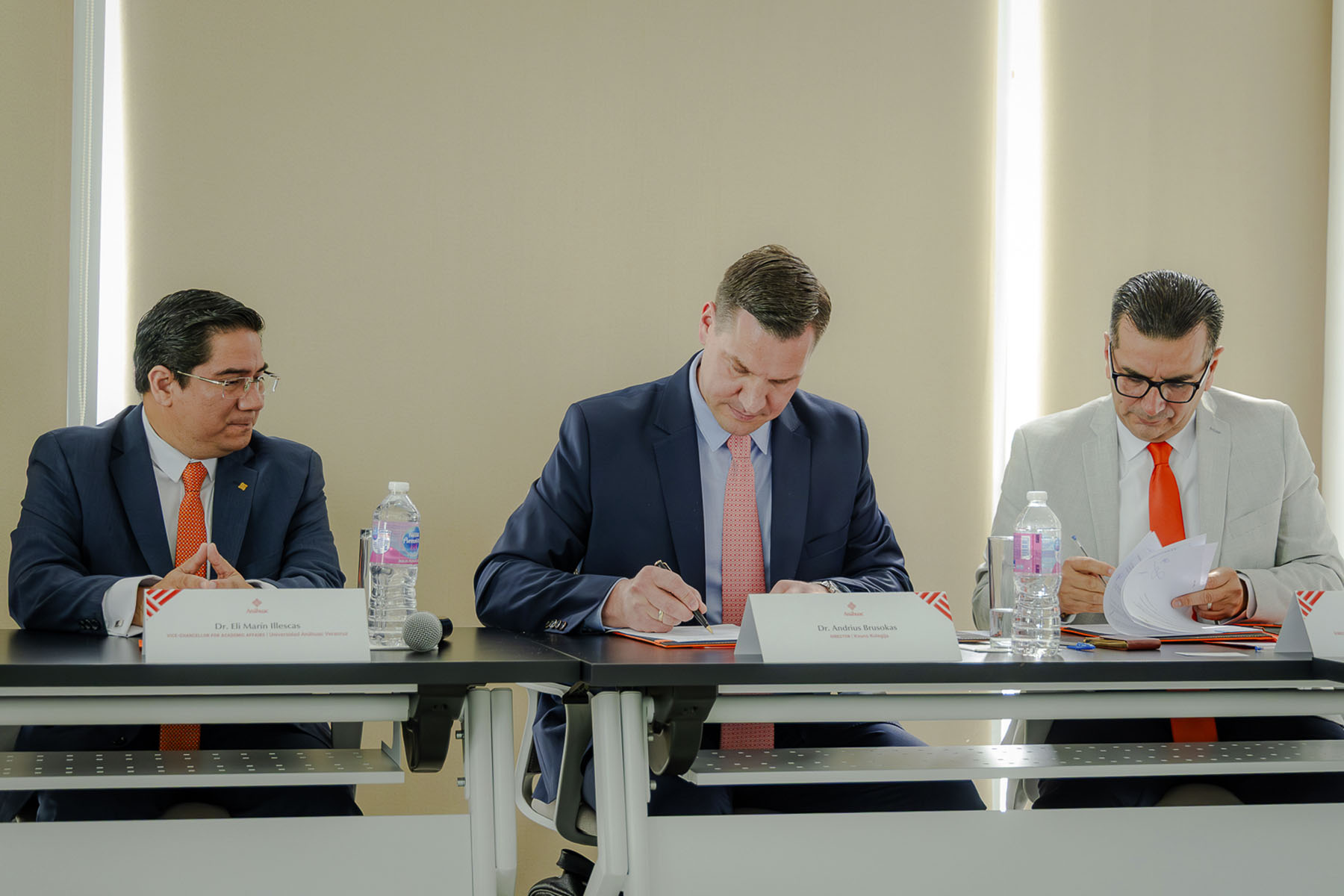 1 / 10 - Firma de Convenio con Kauno Kolegija Lituania 1 / 10 - Firma de Convenio con Kauno Kolegija Lituania