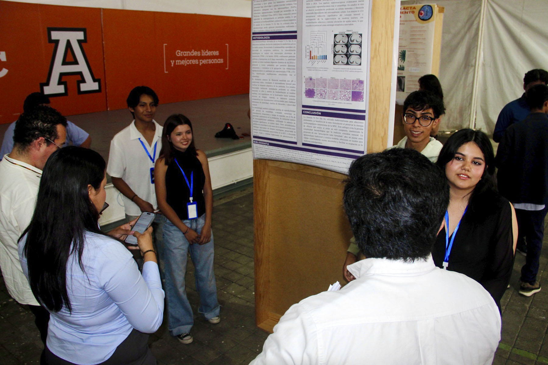 11 / 12 - IV Simposio de Ingeniería Biomédica 11 / 12 - IV Simposio de Ingeniería Biomédica