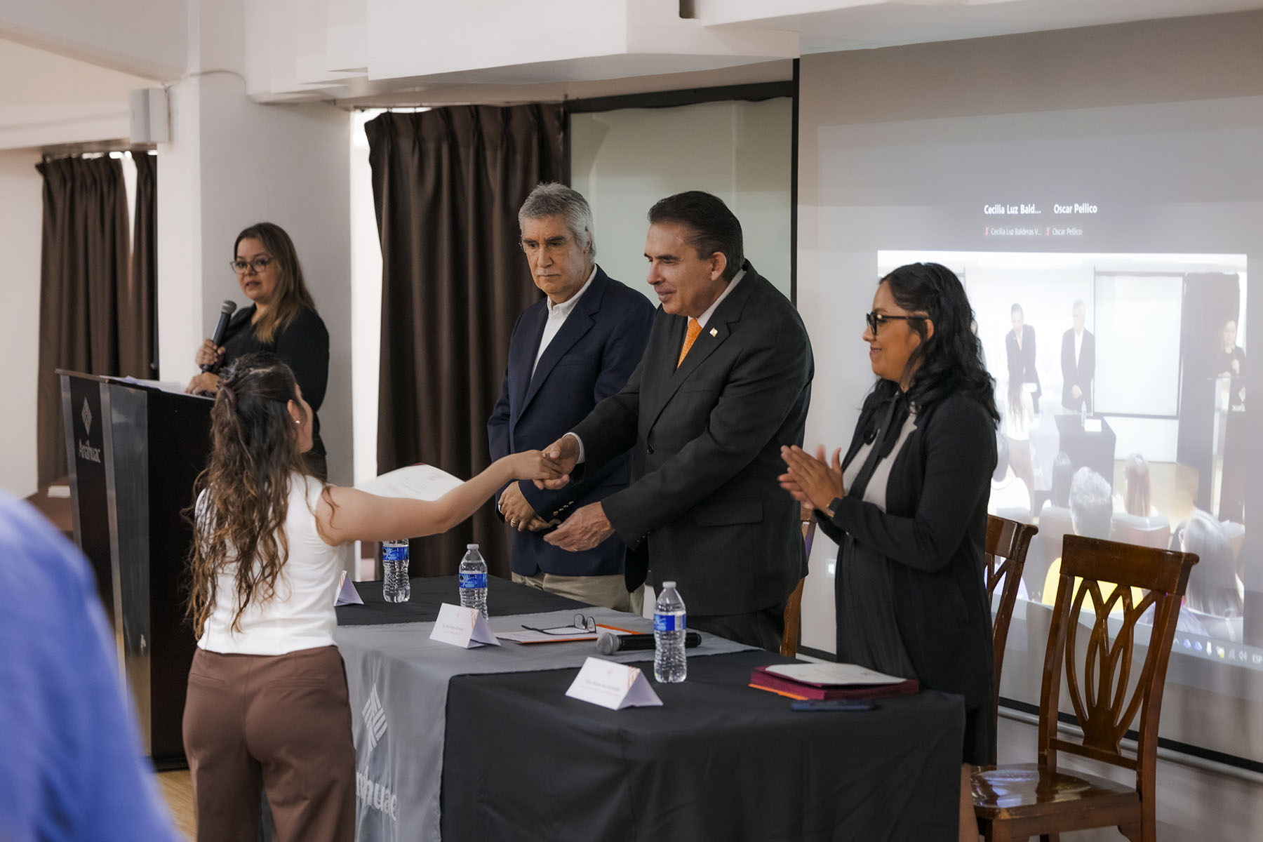 2 / 15 - Kick Off: Programa Delfín Estancias de Investigación 2026 2 / 15 - Kick Off: Programa Delfín Estancias de Investigación 2026