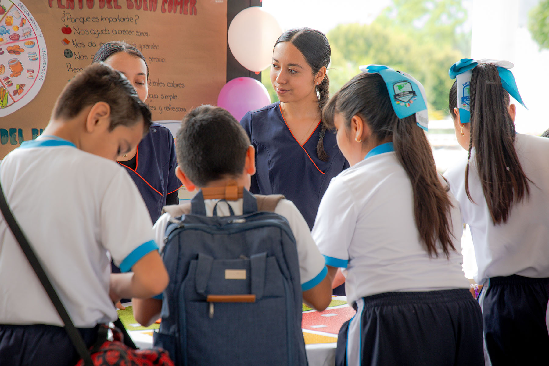 1 / 25 - 4.a Feria Binacional de la Salud: la Escuela de Medicina Impulsa la Promoción de la 1 / 25 - 4.a Feria Binacional de la Salud: la Escuela de Medicina Impulsa la Promoción de la
