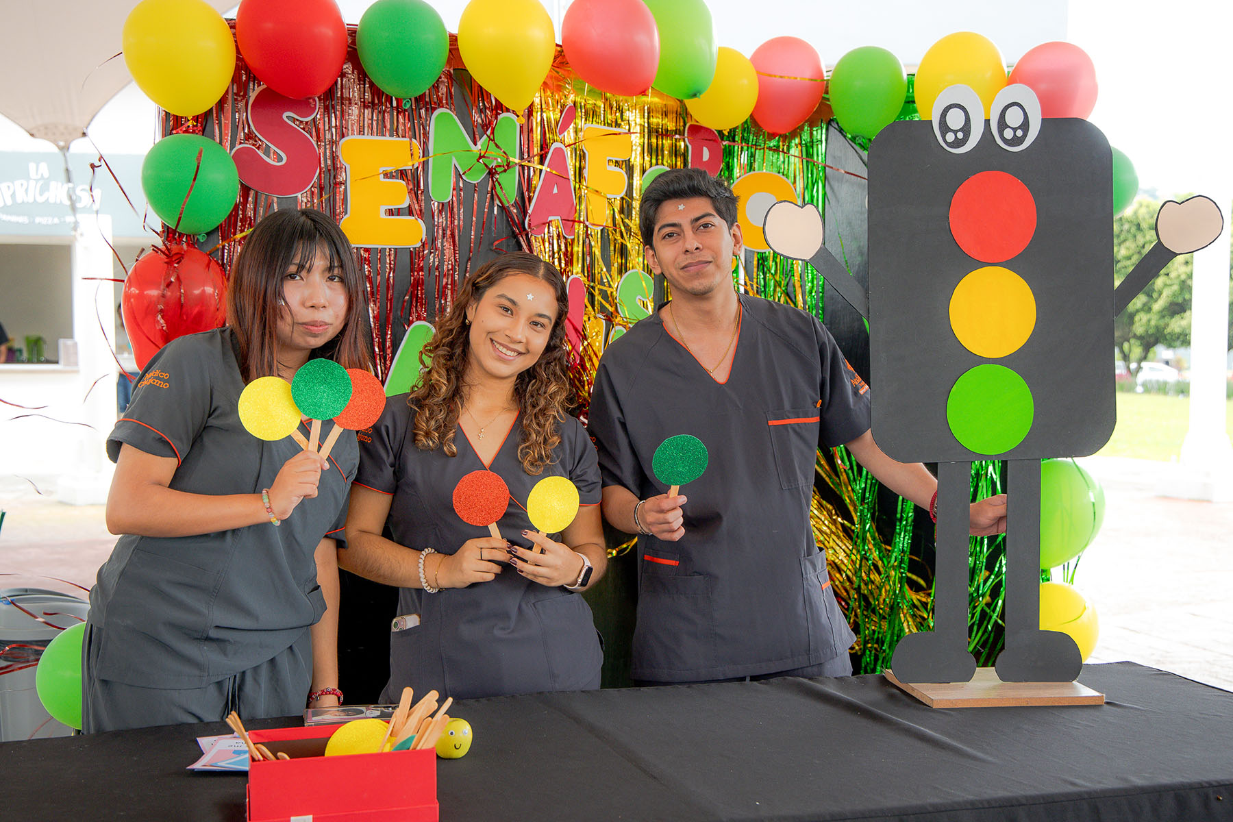 2 / 25 - 4.a Feria Binacional de la Salud: la Escuela de Medicina Impulsa la Promoción de la 2 / 25 - 4.a Feria Binacional de la Salud: la Escuela de Medicina Impulsa la Promoción de la