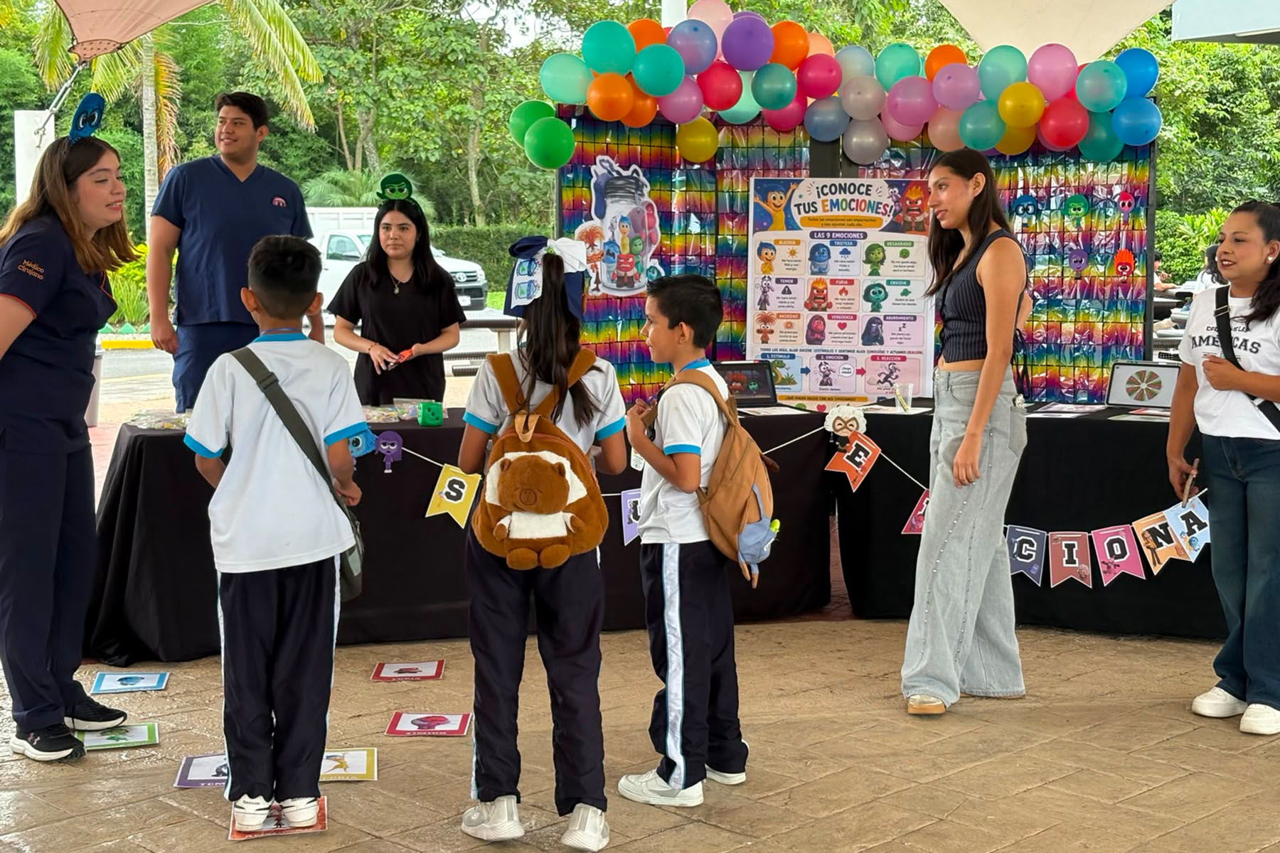 13 / 25 - 4.a Feria Binacional de la Salud: la Escuela de Medicina Impulsa la Promoción de la 13 / 25 - 4.a Feria Binacional de la Salud: la Escuela de Medicina Impulsa la Promoción de la