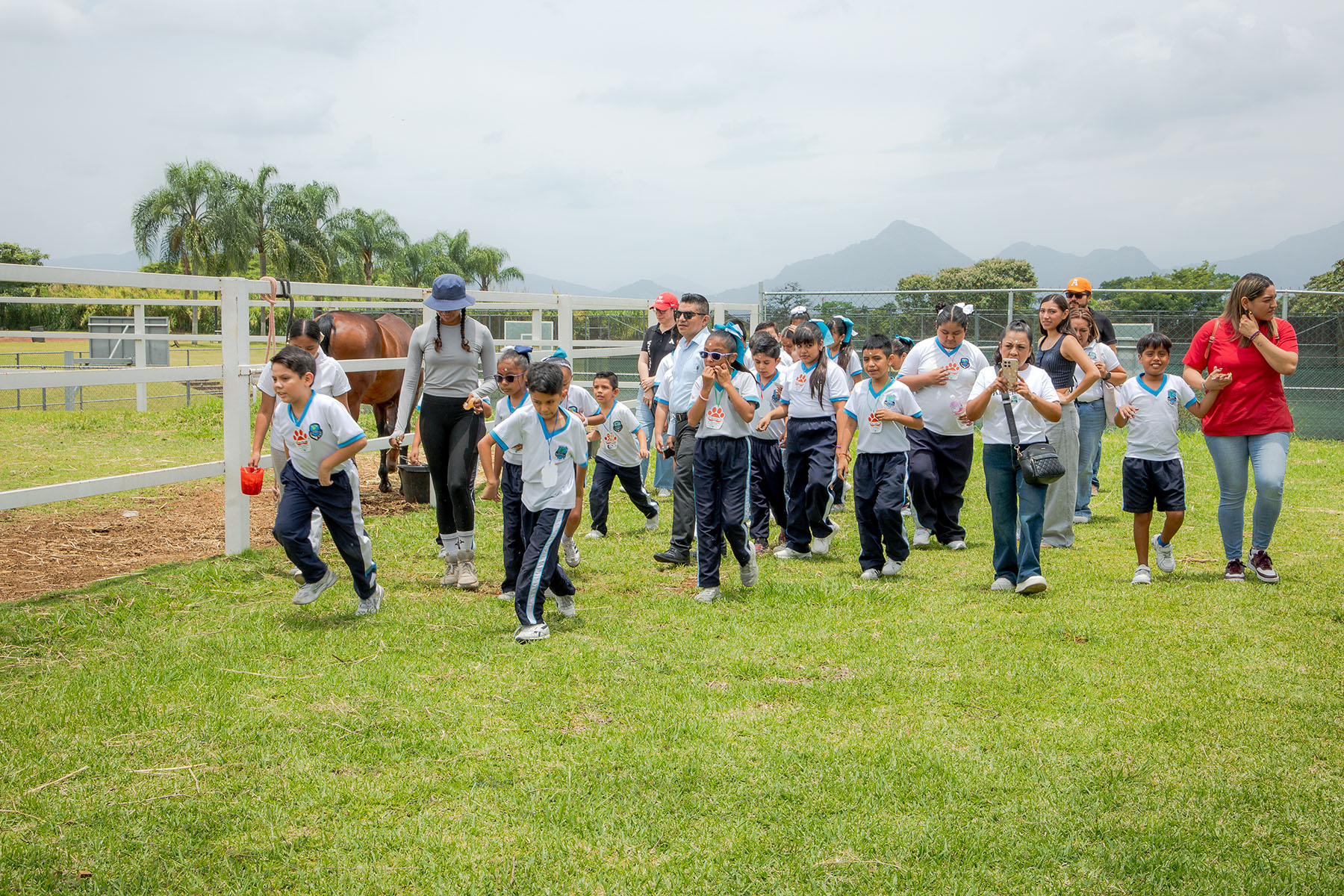 25 / 25 - 4.a Feria Binacional de la Salud: la Escuela de Medicina Impulsa la Promoción de la 25 / 25 - 4.a Feria Binacional de la Salud: la Escuela de Medicina Impulsa la Promoción de la
