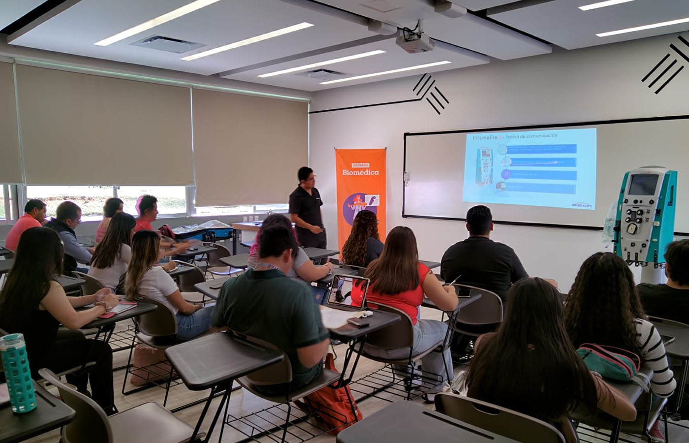 2 / 5 - Ingeniería Biomédica en Acción: Capacitación en Sistemas Avanzados de Terapia Renal 2 / 5 - Ingeniería Biomédica en Acción: Capacitación en Sistemas Avanzados de Terapia Renal