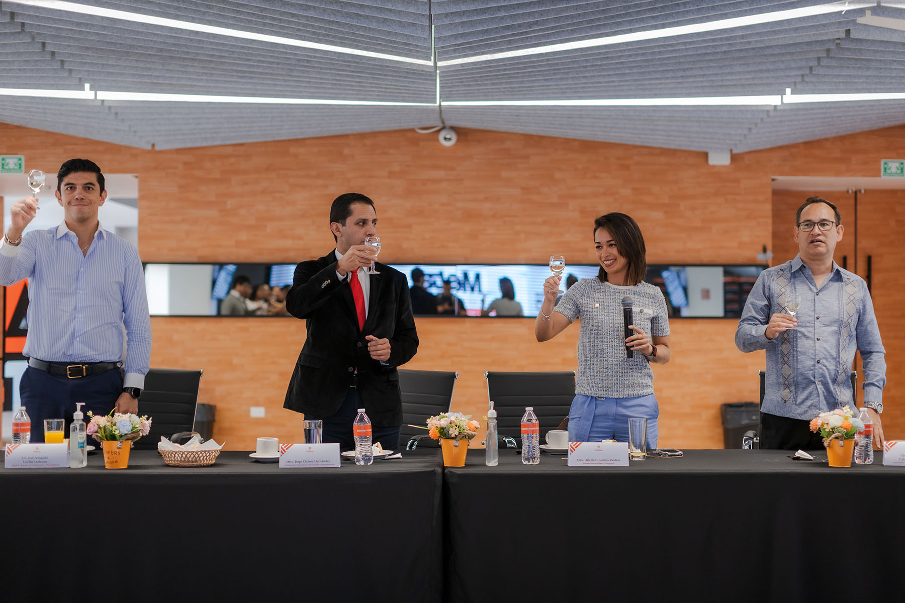 21 / 64 - La Meta Está Cerca: Desayuno de Clausura de Cursos 21 / 64 - La Meta Está Cerca: Desayuno de Clausura de Cursos