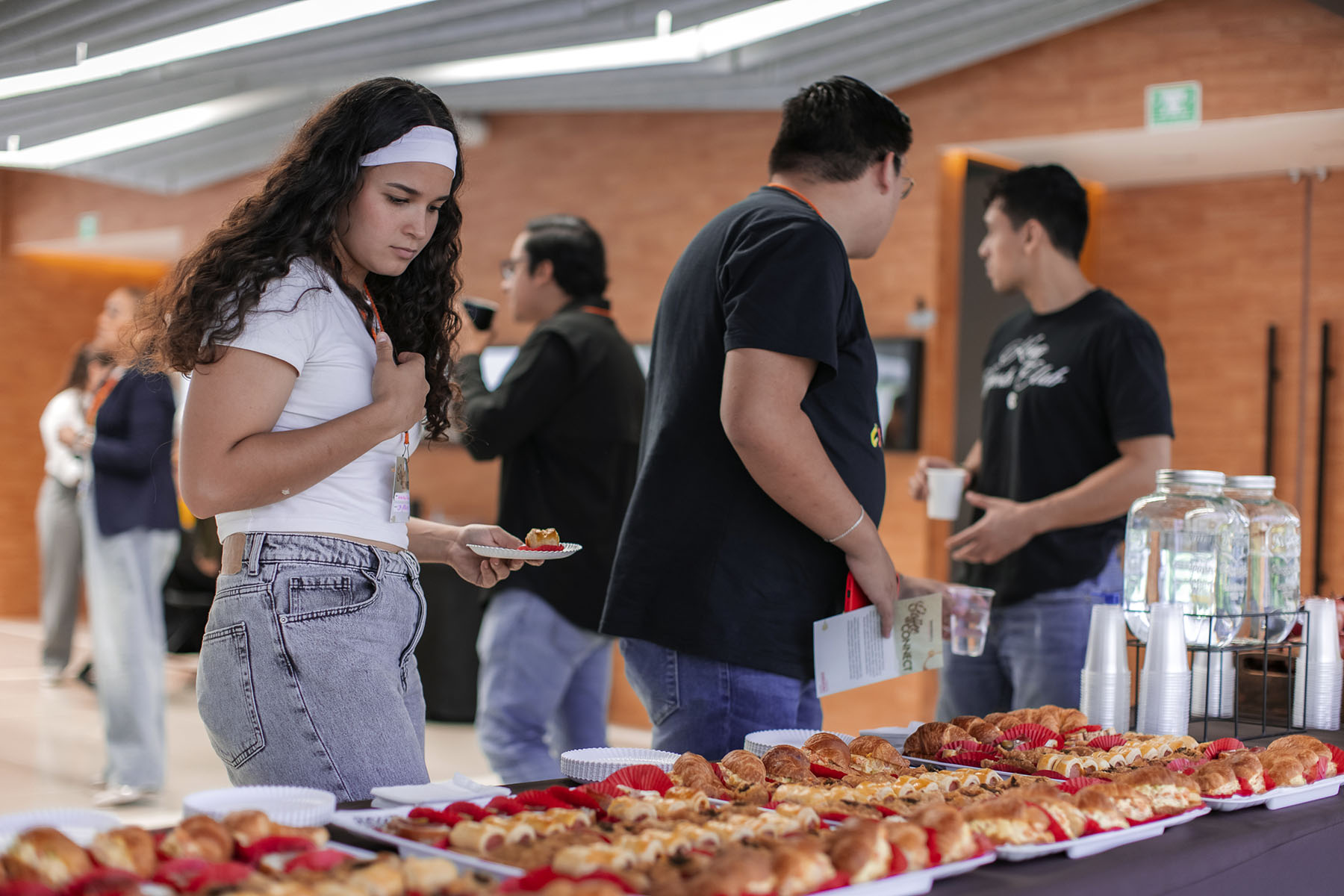 5 / 25 - Coffee Connect Promueve la Integración y el Trabajo Colaborativo entre Estudiantes 5 / 25 - Coffee Connect Promueve la Integración y el Trabajo Colaborativo entre Estudiantes