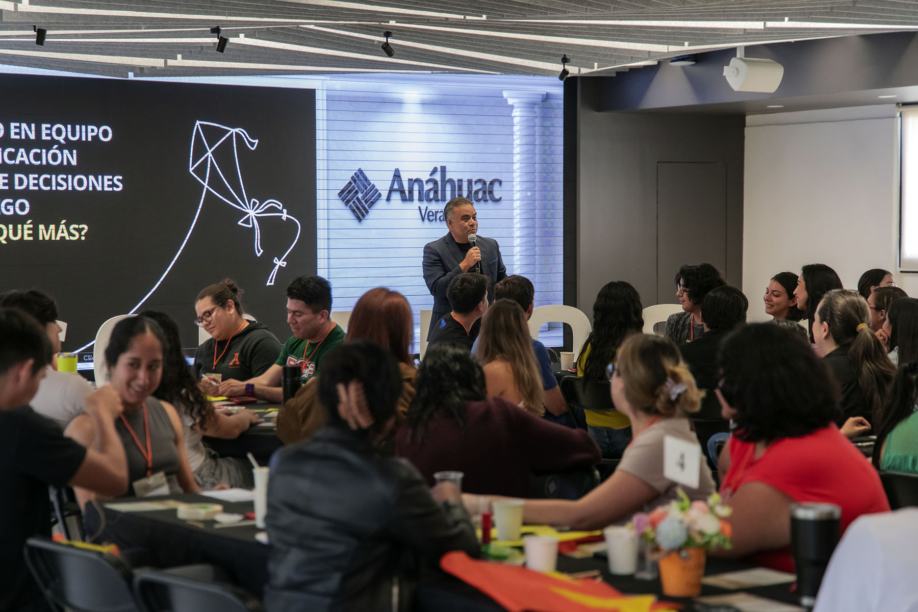 24 / 25 - Coffee Connect Promueve la Integración y el Trabajo Colaborativo entre Estudiantes 24 / 25 - Coffee Connect Promueve la Integración y el Trabajo Colaborativo entre Estudiantes