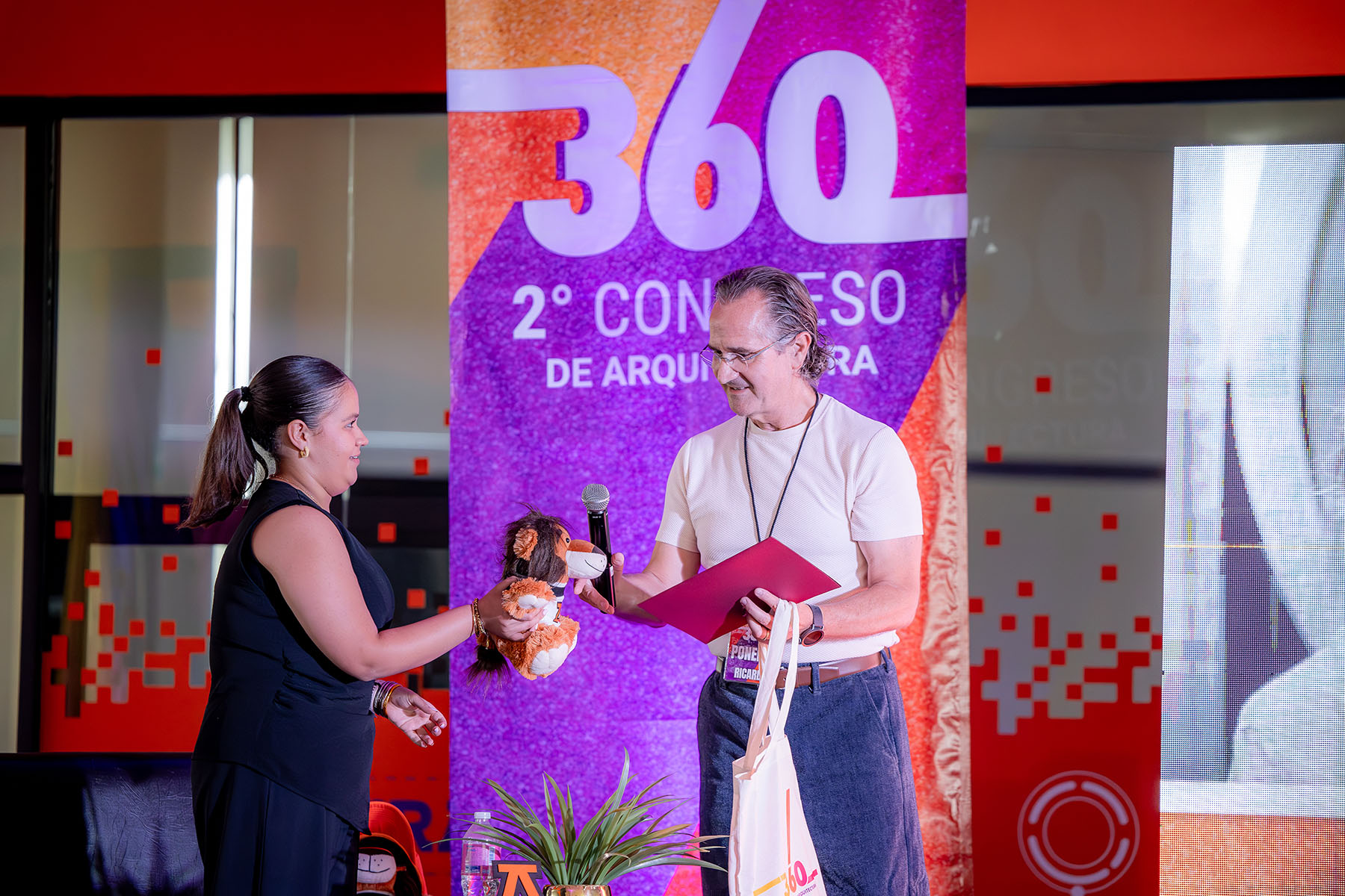 29 / 91 - Arquitectura 360°: Conectando a los Futuros Arquitectos con los Líderes 29 / 91 - Arquitectura 360°: Conectando a los Futuros Arquitectos con los Líderes
