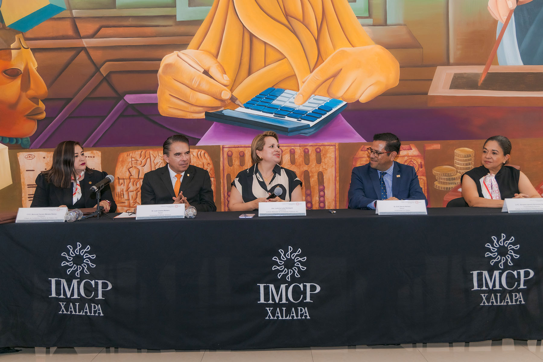 13 / 14 - Firma de Convenio con el Instituto Mexicano de Contadores Públicos 13 / 14 - Firma de Convenio con el Instituto Mexicano de Contadores Públicos