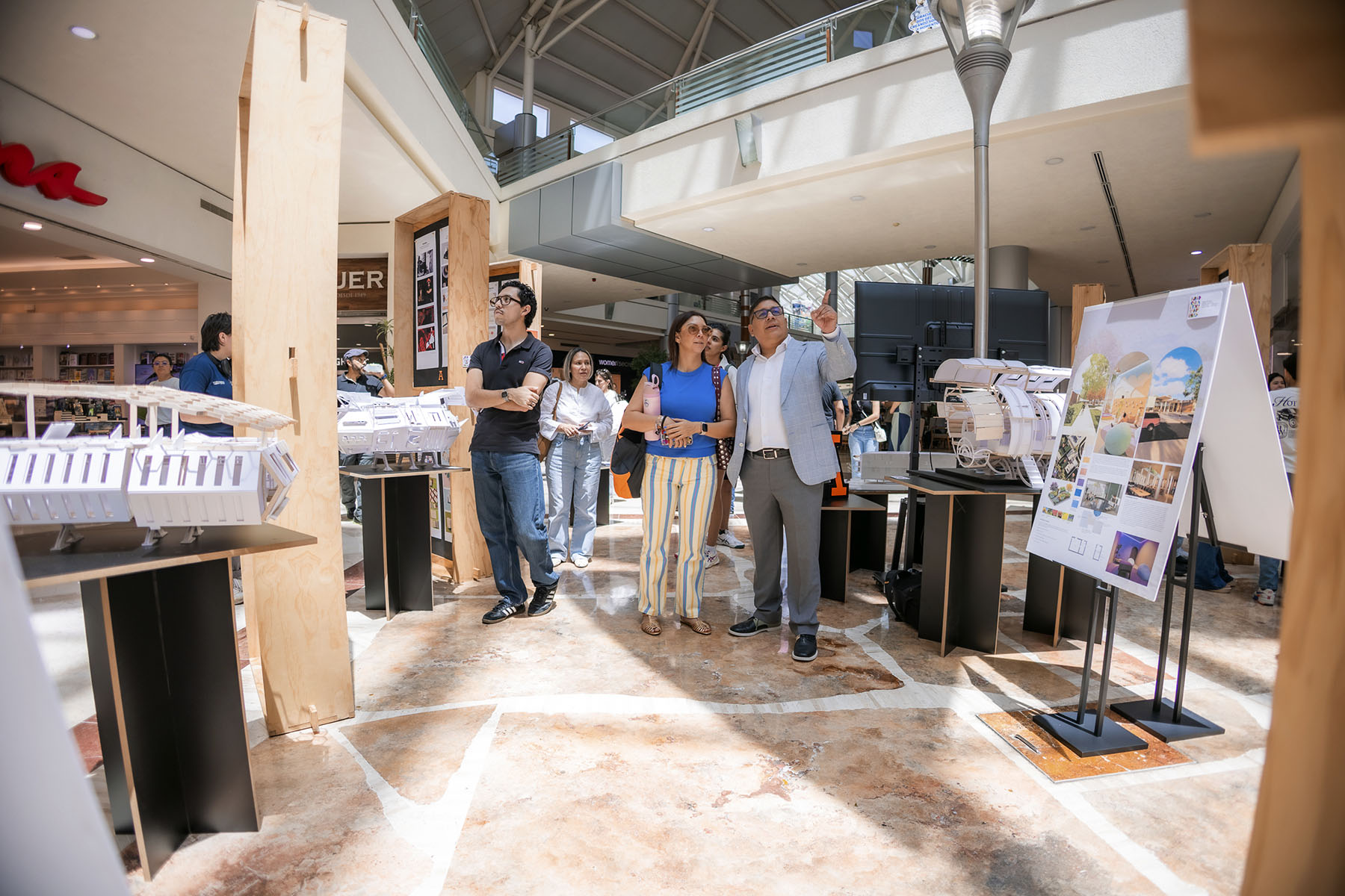 22 / 26 - Exposición Colectiva de las Escuelas de Arquitectura, Diseño Gráfico y Diseño 22 / 26 - Exposición Colectiva de las Escuelas de Arquitectura, Diseño Gráfico y Diseño
