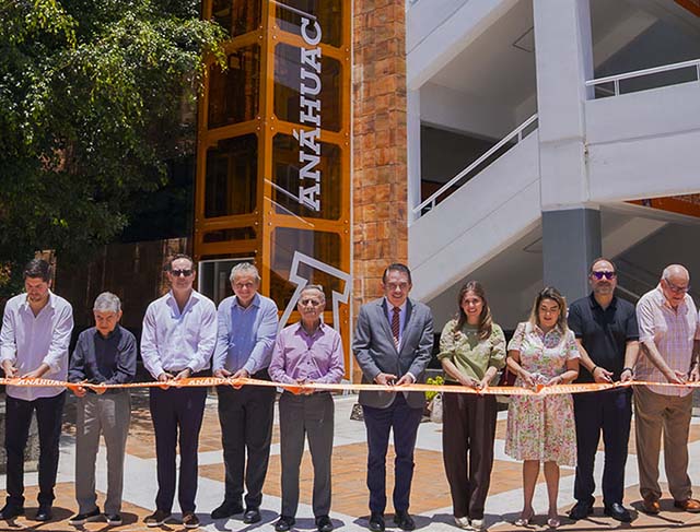Inauguración de Elevadores