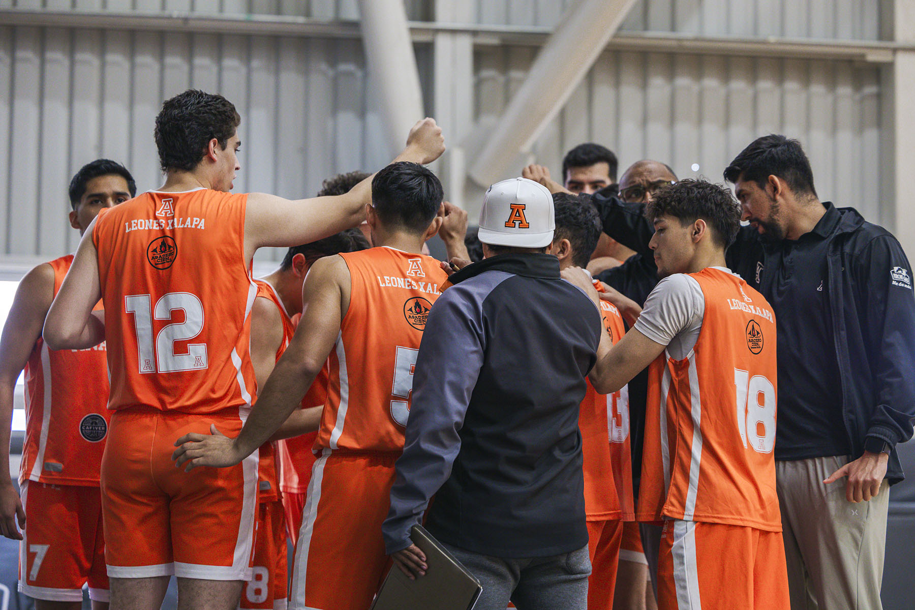 4 / 4 - Leones Busca dar un Salto Competitivo en su Segundo Año en División I 4 / 4 - Leones Busca dar un Salto Competitivo en su Segundo Año en División I