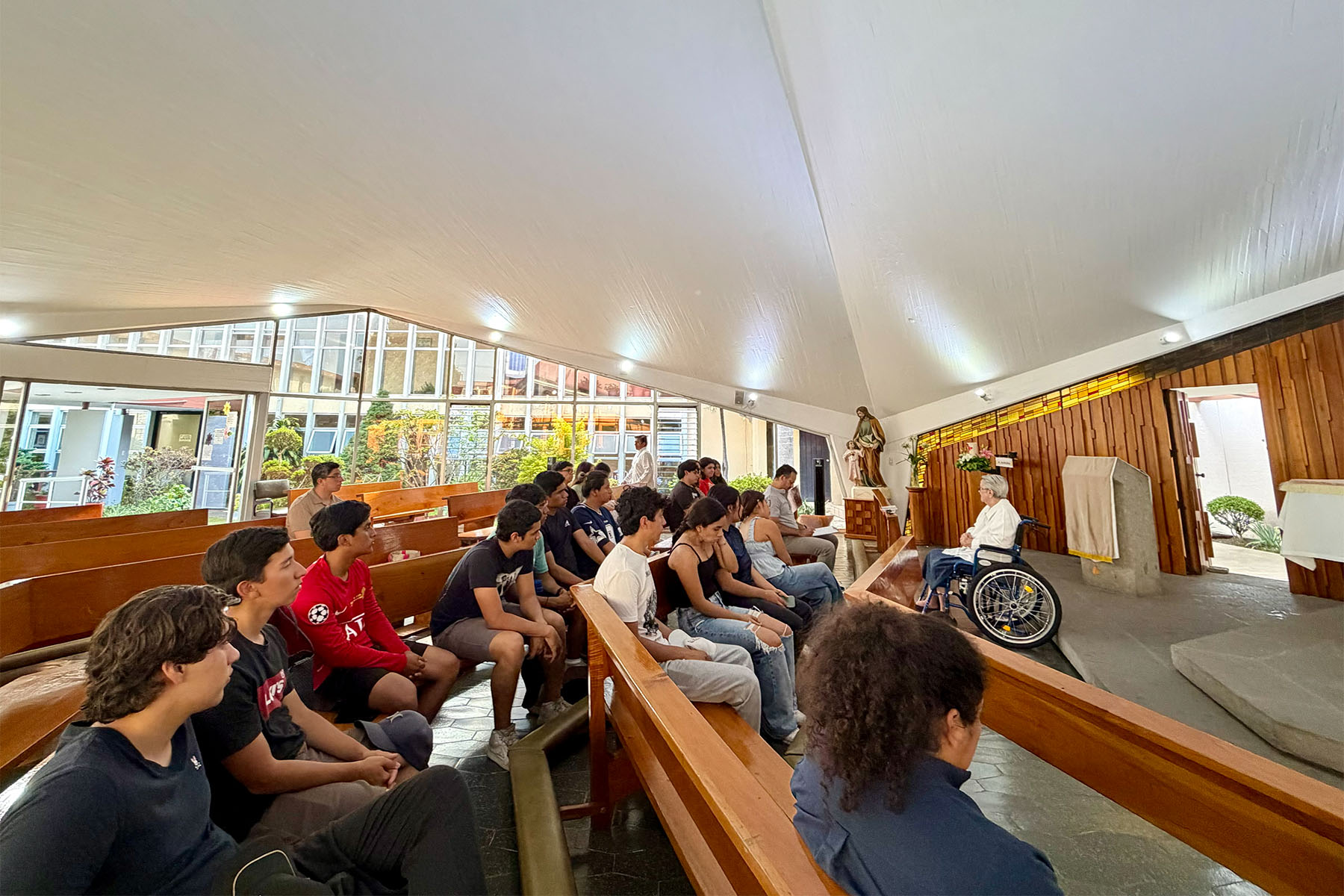 3 / 7 - Estudiantes de Arquitectura Analizan Emblemática Obra Durante Visita en Orizaba 3 / 7 - Estudiantes de Arquitectura Analizan Emblemática Obra Durante Visita en Orizaba