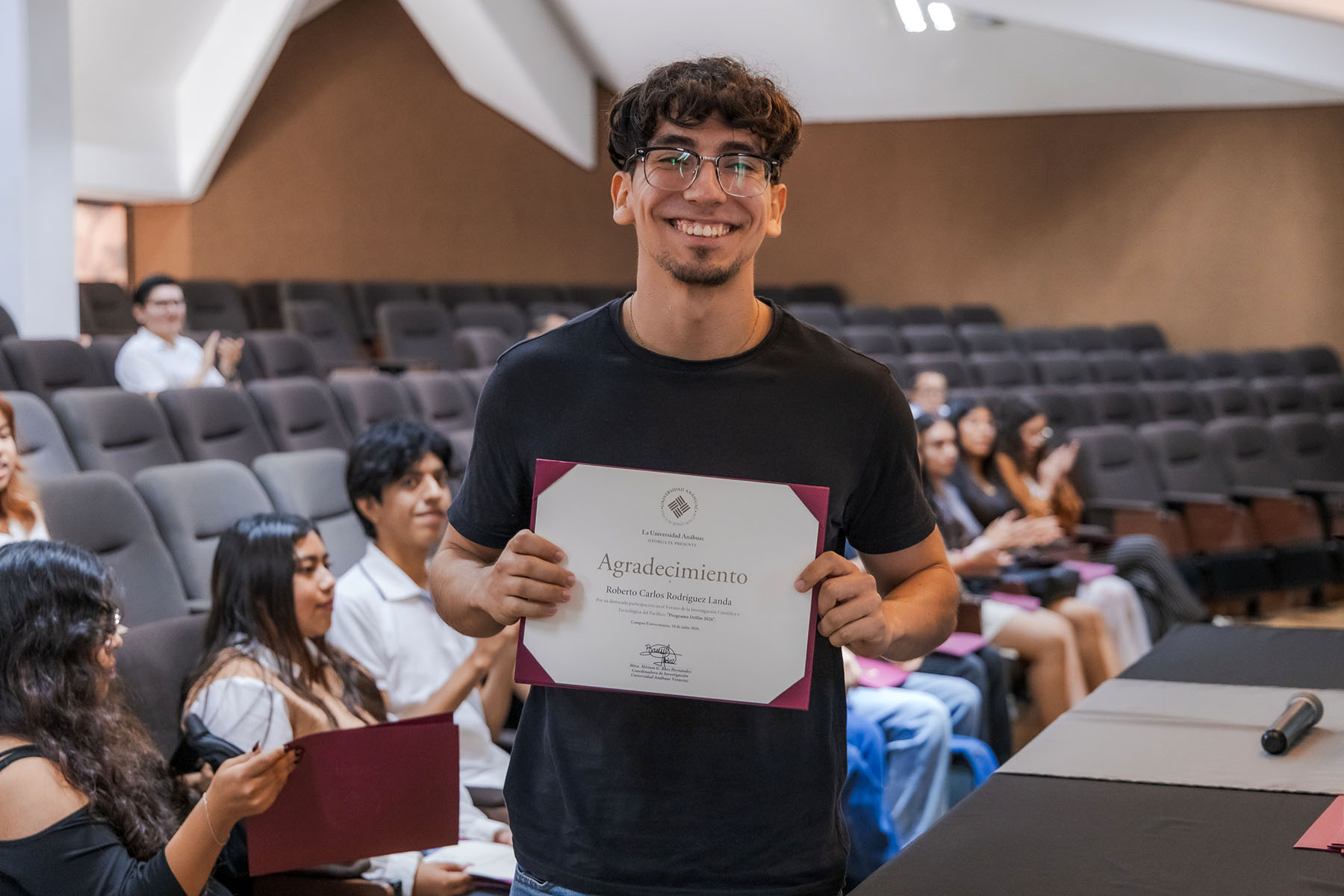 5 / 16 - Reconocimiento al Compromiso de Estudiantes Visitantes del Programa Delfín 2026 5 / 16 - Reconocimiento al Compromiso de Estudiantes Visitantes del Programa Delfín 2026