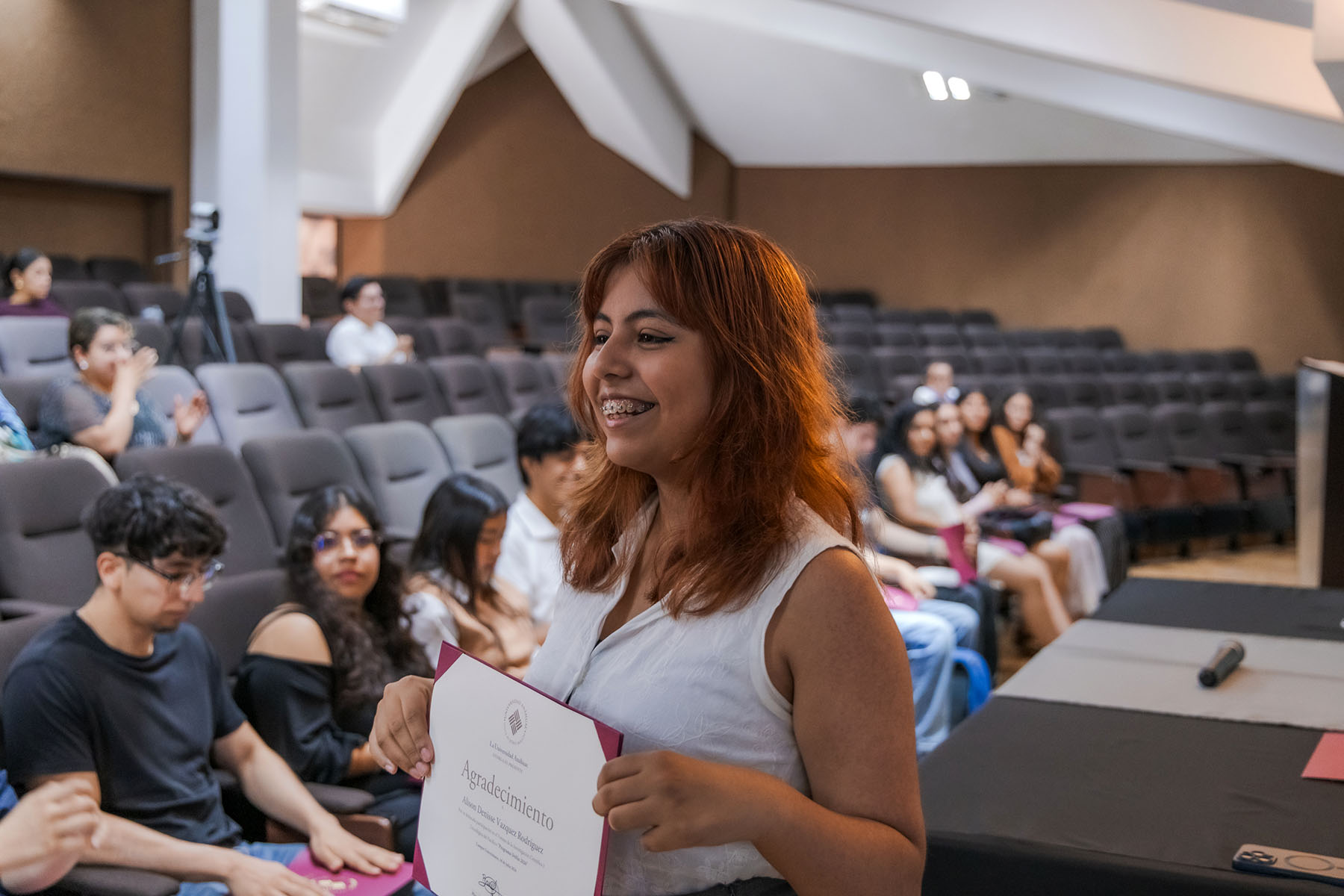 13 / 16 - Reconocimiento al Compromiso de Estudiantes Visitantes del Programa Delfín 2026 13 / 16 - Reconocimiento al Compromiso de Estudiantes Visitantes del Programa Delfín 2026