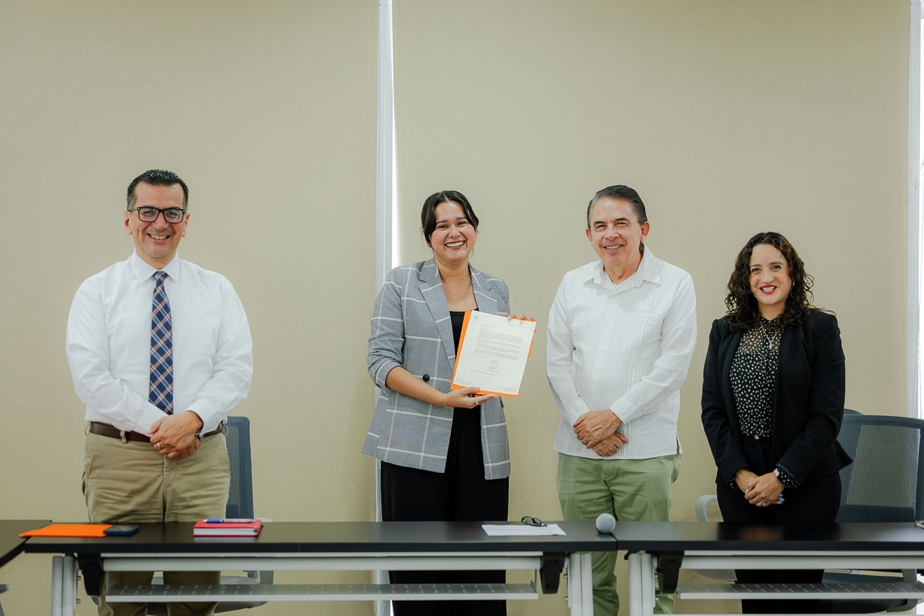 5 / 5 - Comité del Modelo de Salud Integral: Entrega de Nombramientos 5 / 5 - Comité del Modelo de Salud Integral: Entrega de Nombramientos