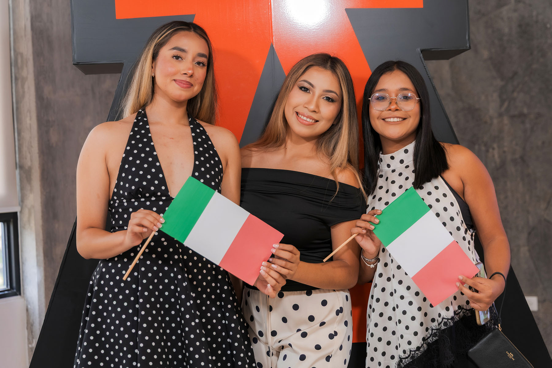 26 / 34 - Estudiantes de Intercambio Rumbo a una Nueva Experiencia Internacional en 2026 26 / 34 - Estudiantes de Intercambio Rumbo a una Nueva Experiencia Internacional en 2026