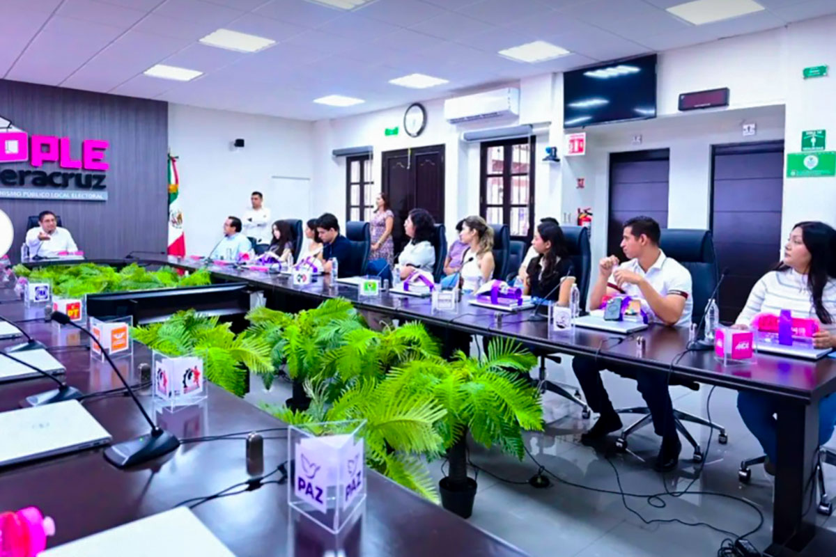 1 / 3 - Una Experiencia que Fortalece Nuestra Formación Jurídica y Democrática 1 / 3 - Una Experiencia que Fortalece Nuestra Formación Jurídica y Democrática